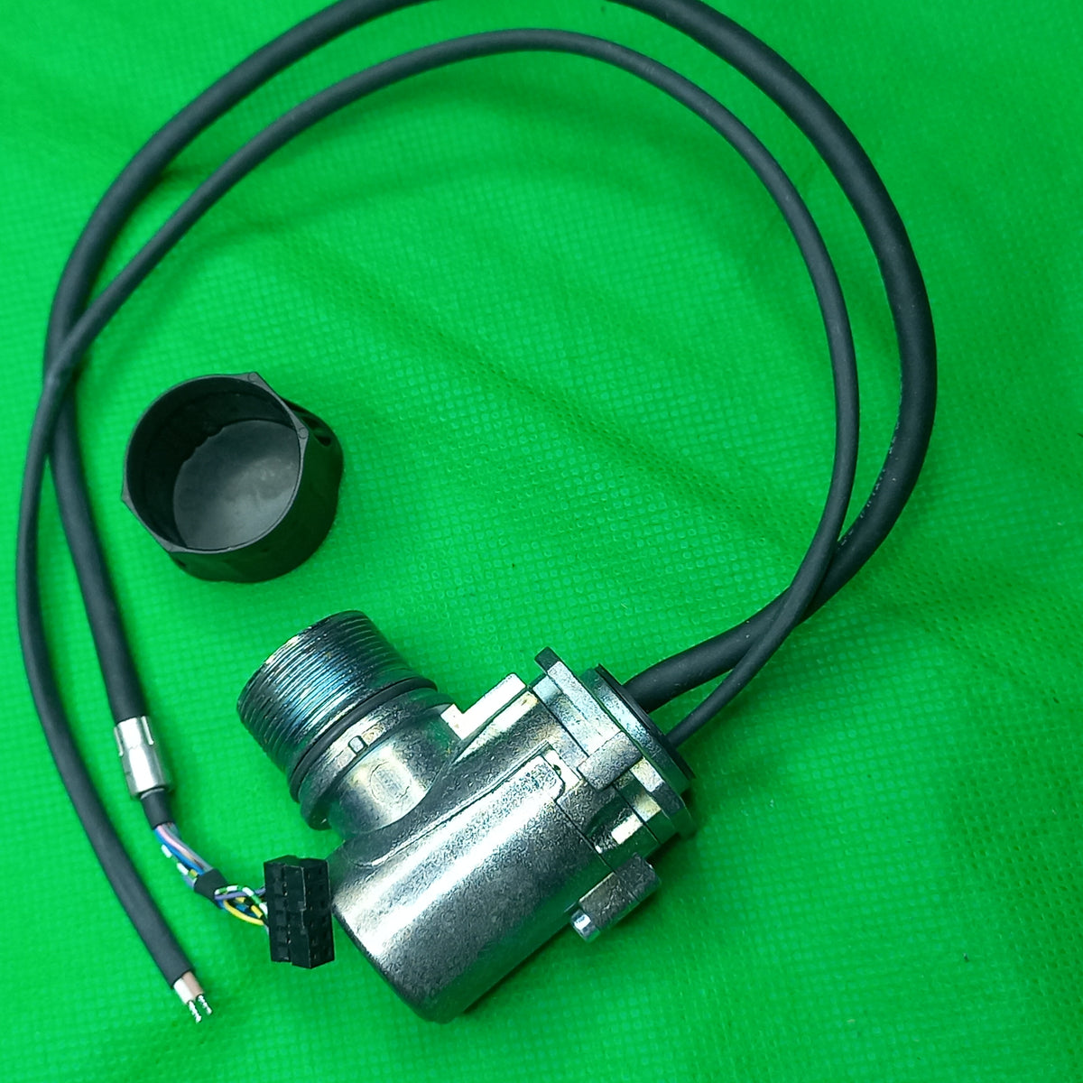 Heidenhain Motor Angle connector assembly  332201 01,  AGK40 33 0.30 90B012 68S17 BK .. 08 .. 53 0.30 -40 / + 120 01 Cable