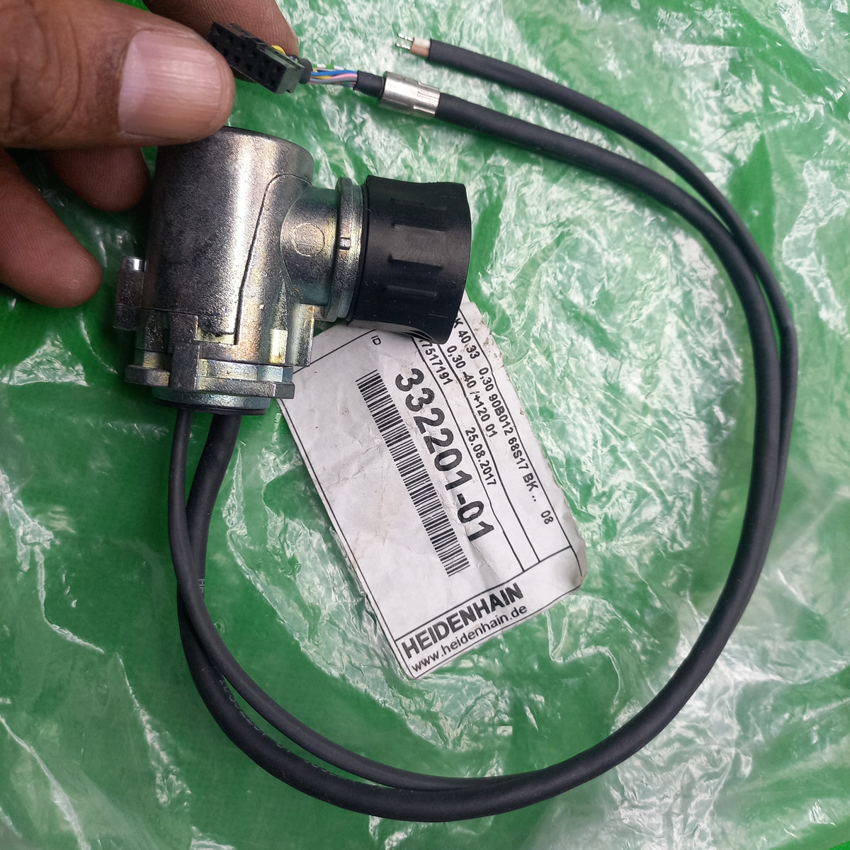 Heidenhain Motor Angle connector with Encoder cable  332201-01&nbsp;
| AGK 40 33 0.30 90B012 68S17 BK .. 08 .. 53 0.30 -40 / + 120 01 Cable