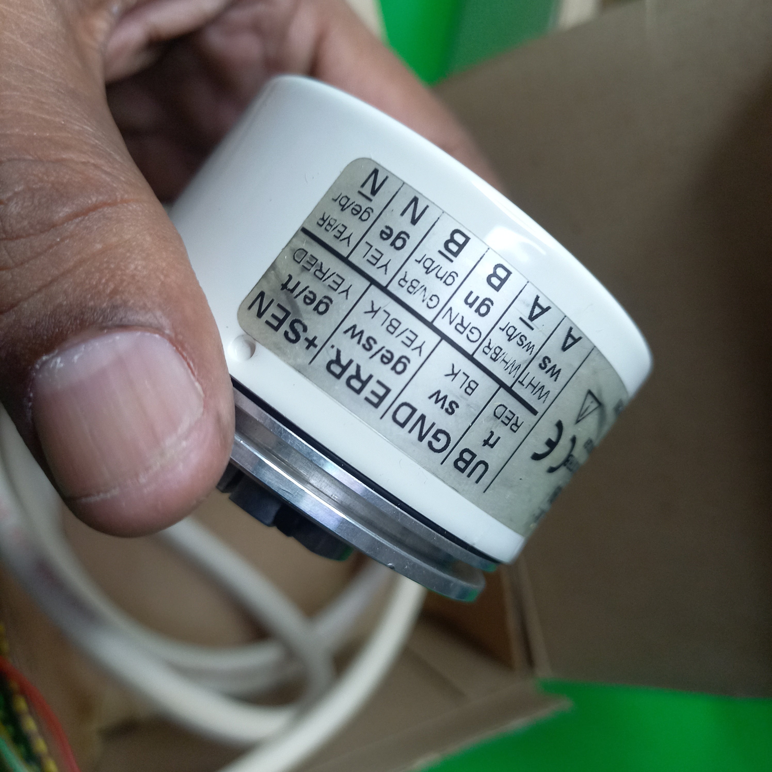 Hengstler RS58-D/ 2500A D.37RB, DC 5v, TTL RS422, 12mm Hollow Shaft, M23 Connector