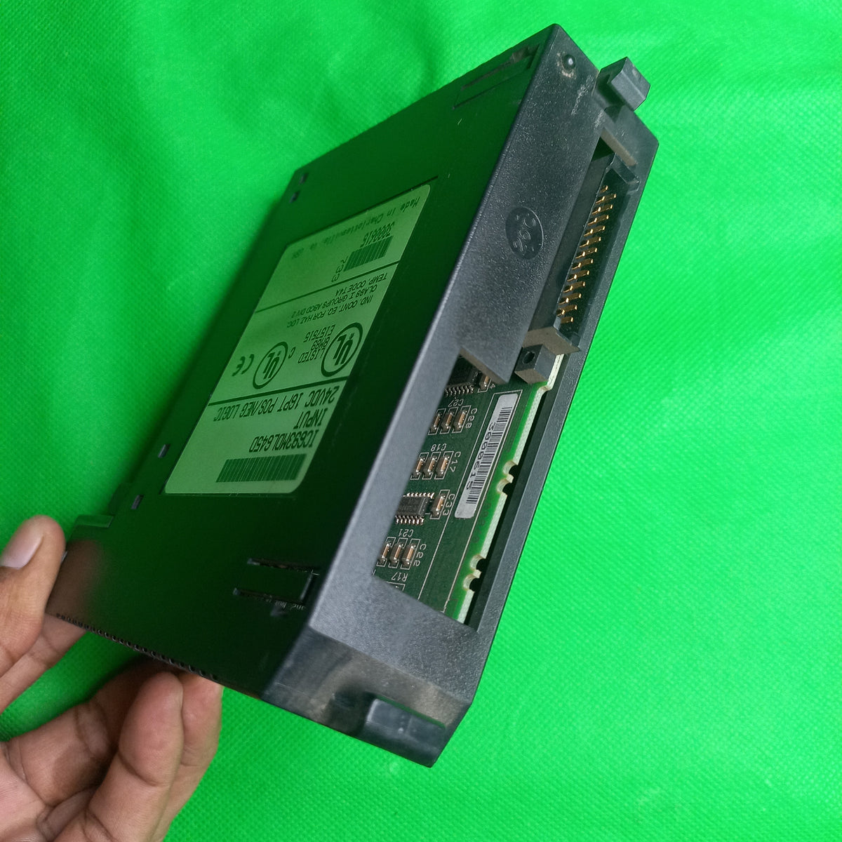GE 90-30 PLC input module IC693MDL645D Input 24VDC 16PT Pos/Neg Logic
The GE Fanuc / Emerson IC693MDL645D is a GE Fanuc IC693MDL645D Input Module 16 Point, 24VDC Neg Pos Logic designed for the Series 90-30 PLC platform.