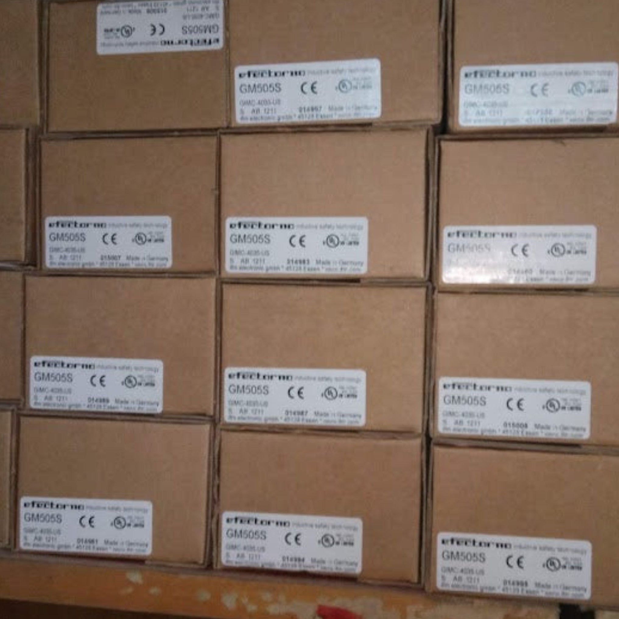 Fail-safe inductive sensor GM505S, GIMC-4035-US 
For ensuring machine safety