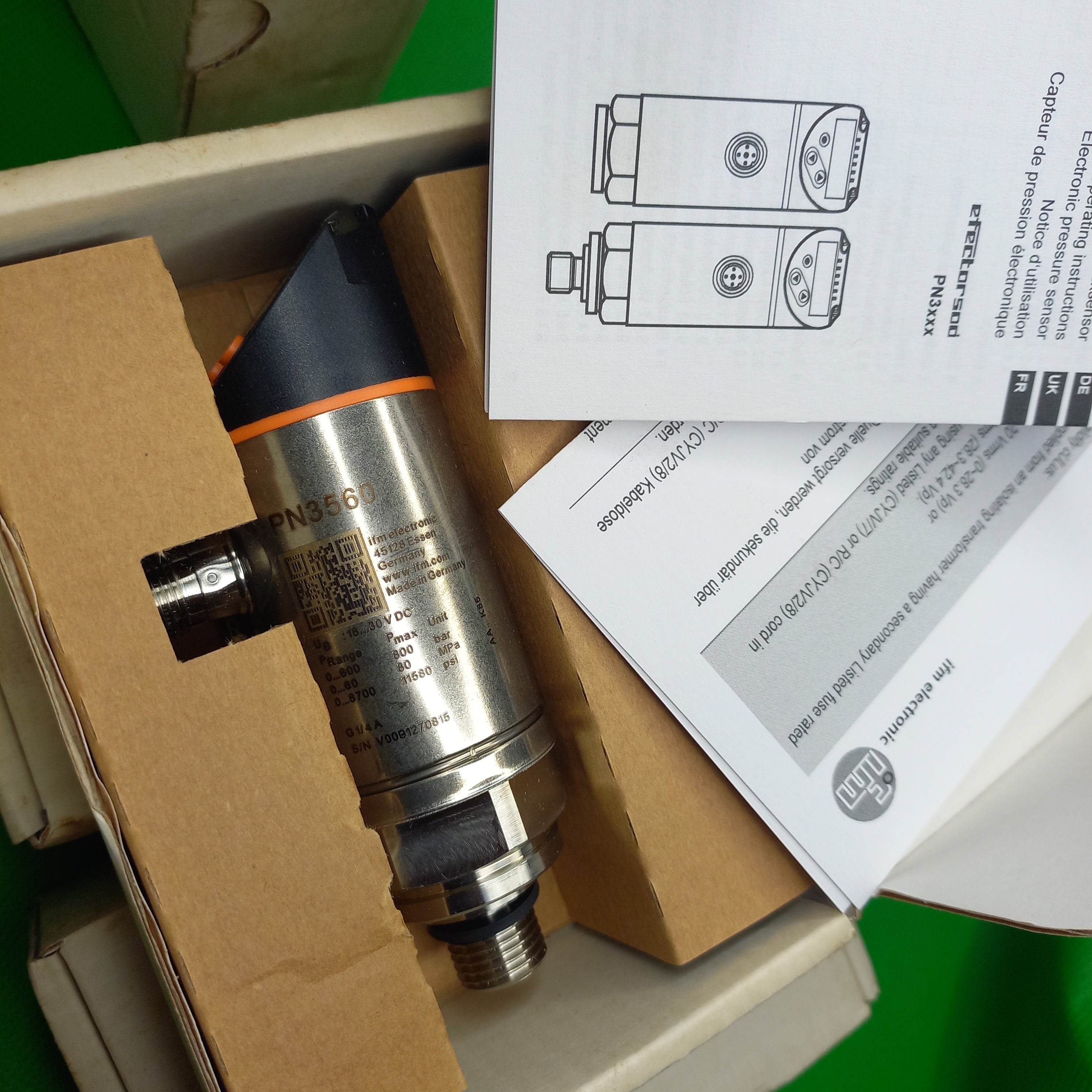 manual and specificaiton sticker in the box of Pressure sensor with display
PN3560
PN-600-SEG14-MFRKG/US/ /V