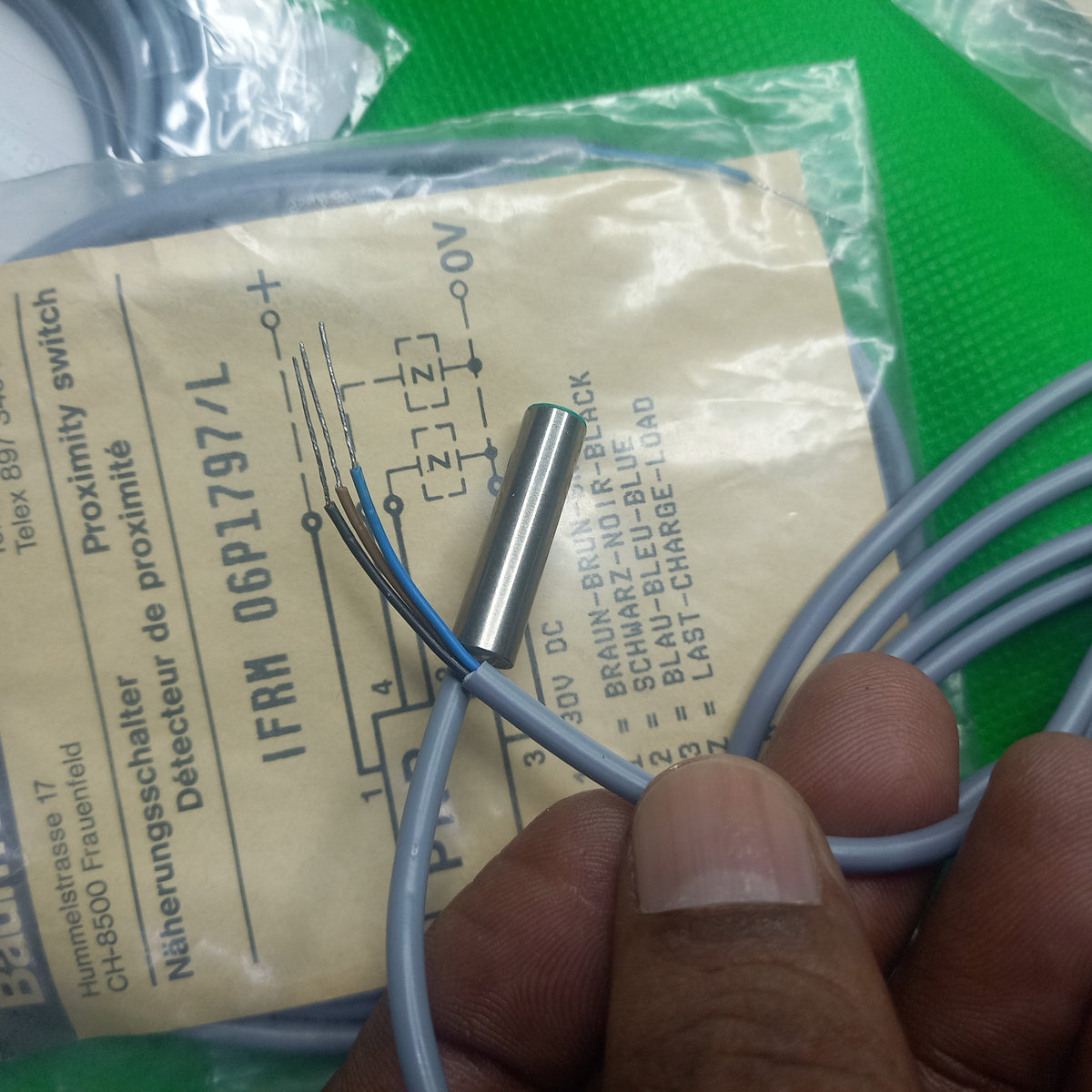 Sensor with open wire ends 3 wire Baumer_IFRM 06P1797/L