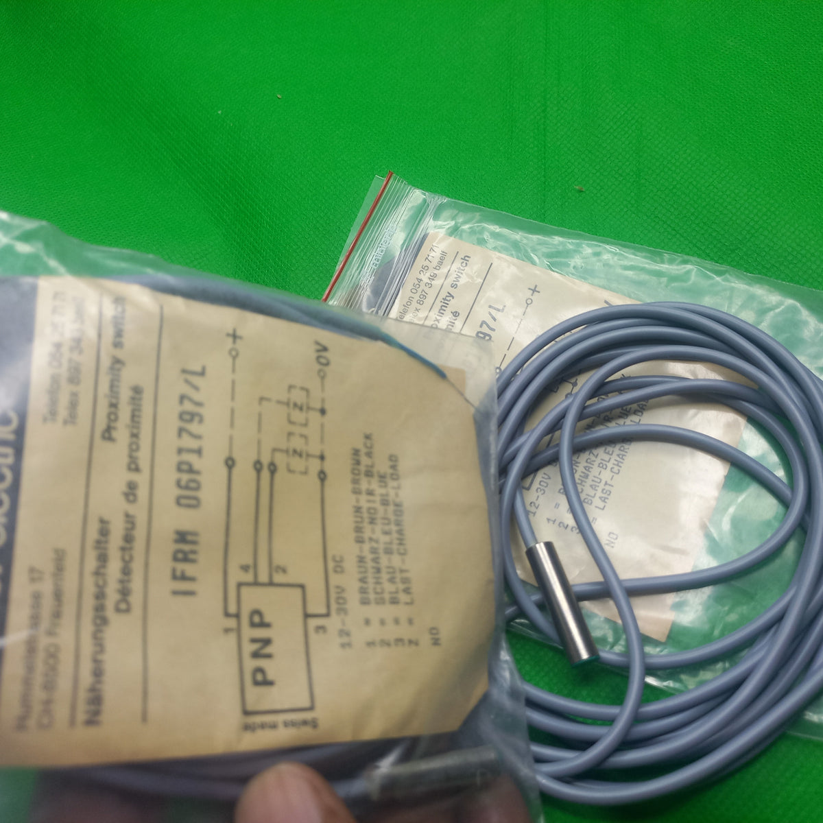 Sensor Baumer_IFR 04.26.35/K08 specification sticker  with cable