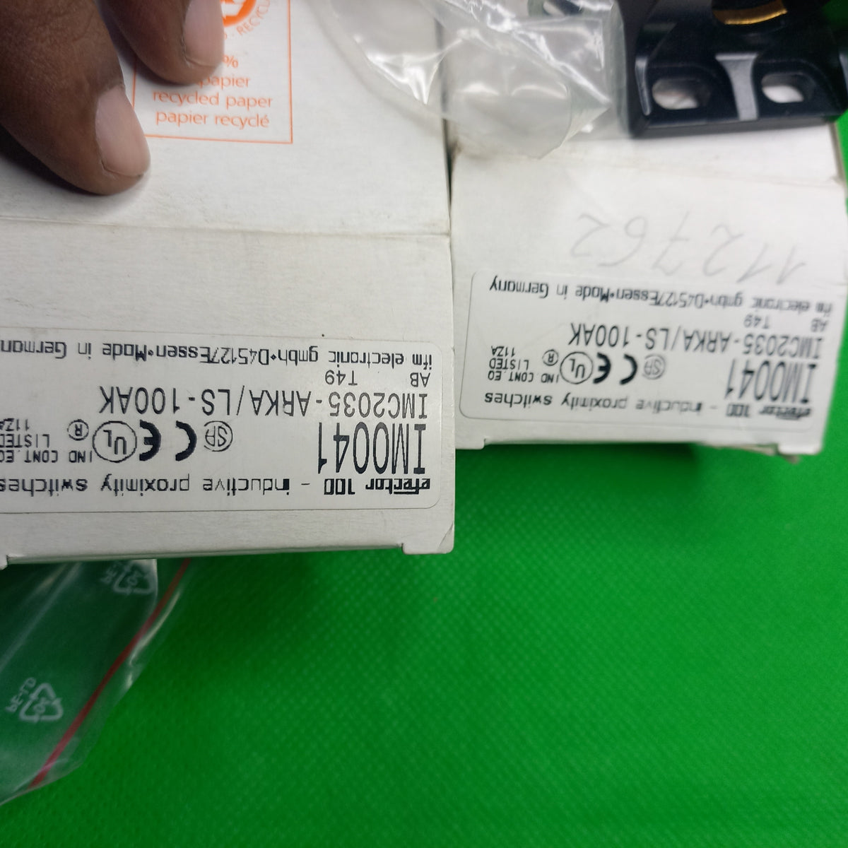 packet of outside details IM0041 IMC2035-ARKA/LS
s=35mm/ NonFlush, NO, Increased sensing range ; IM0041 IMC2035-ARKA/LSWith combined AC/DC output and two-wire technology