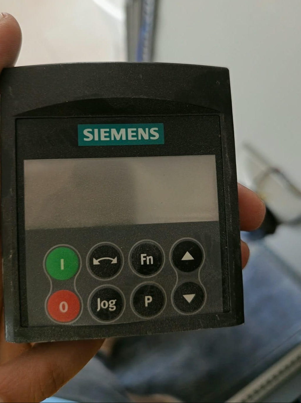 replace this older version with NEW Ready Stock Siemens 6SE6400-0BP00-0AA1 - ( Upgrade Replacement for&nbsp;6SE6400-0BP00-0AA0 ) |&nbsp;MICROMASTER 4 BASIC OPERATOR PANEL BOP
Display design LCD, monochrome