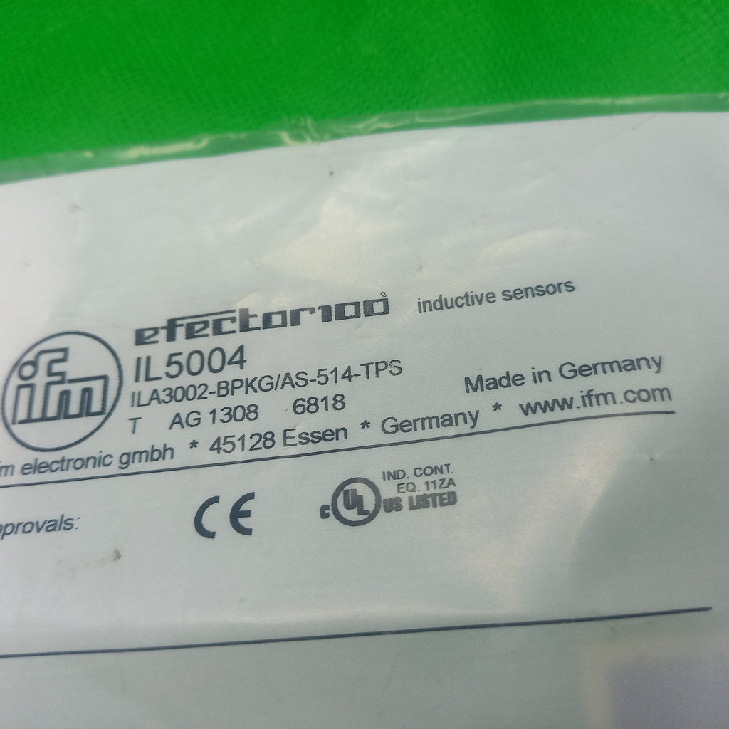 IL5004 sensor made by IFM , Rectangular sensor 2mm range, flush mounting PNP NO. M8 connector  3pin