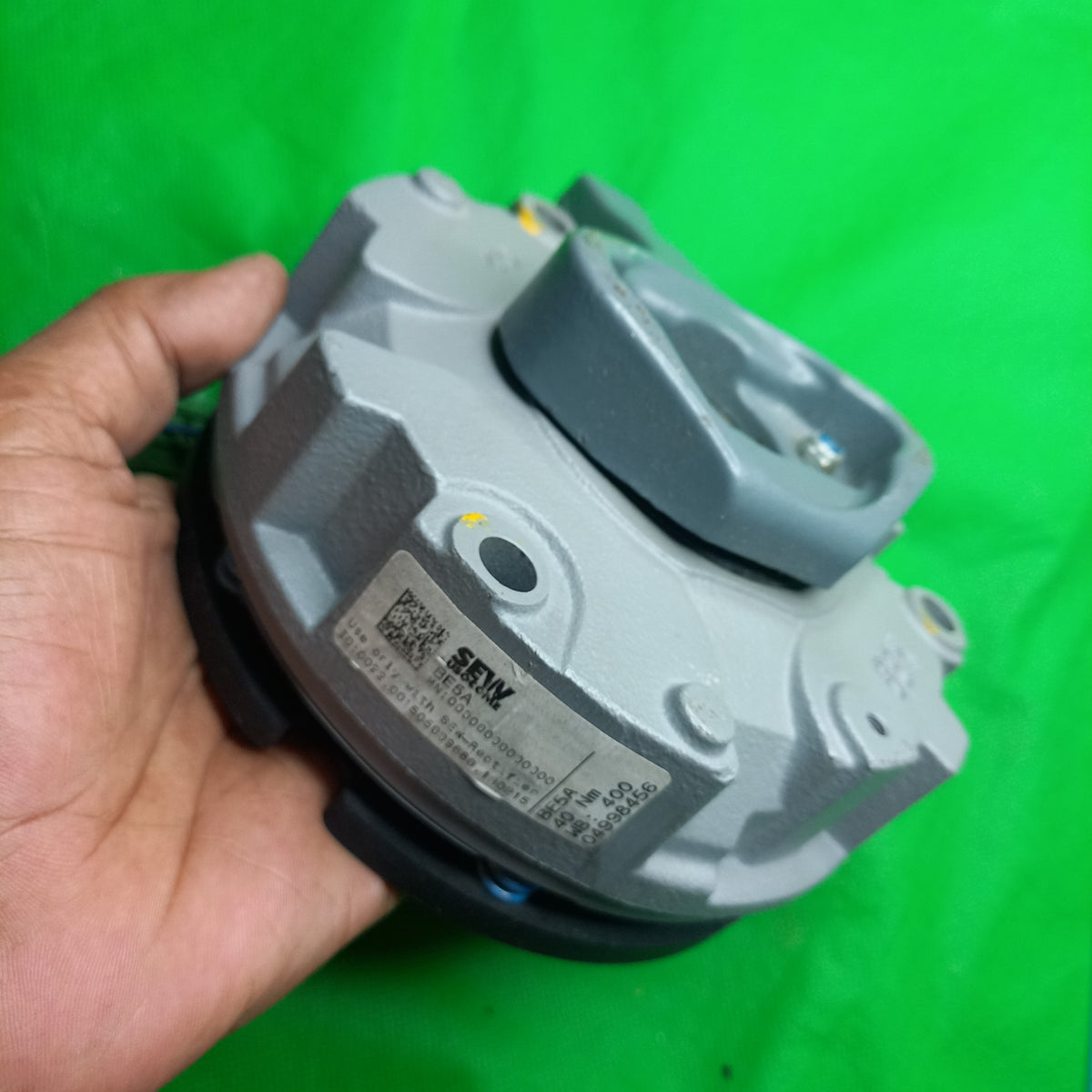 TOP unit with Lever assembly • Model Number: BE5A (Part Number: 04998456)
• Braking Torque: 40 Nm
• Operating Voltage: 400 VAC (Winding Calculation: 400)
• Maximum Speed: 3000 RPM