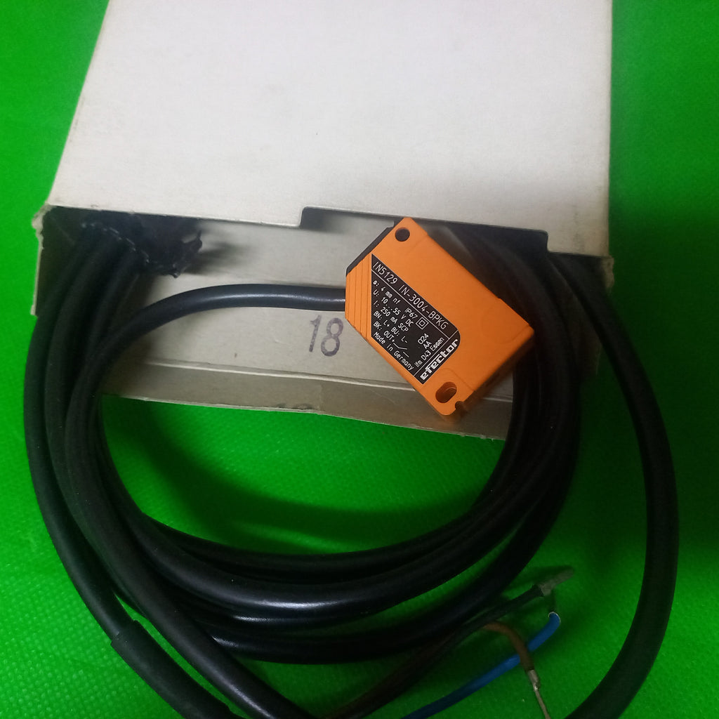 Inside the packet sensor rectangular sensor IN5129, IN3004BPKG,Inductive Sensor,DC, PNP, NO, 4mmsense, NF