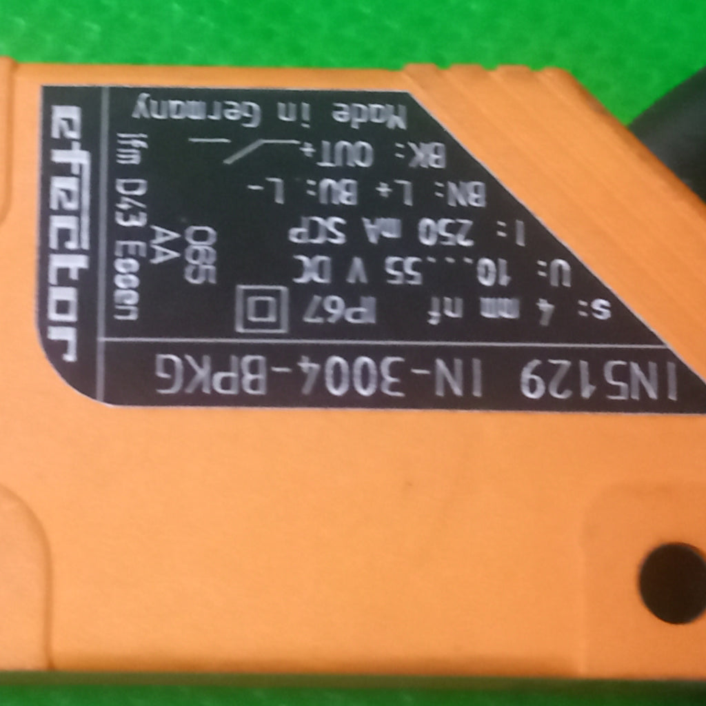 Specification sticker on rectangular sensor IN-5129, IN-3004-BPKG,Inductive Sensor,DC, PNP, NO, 4mmsense, NF
