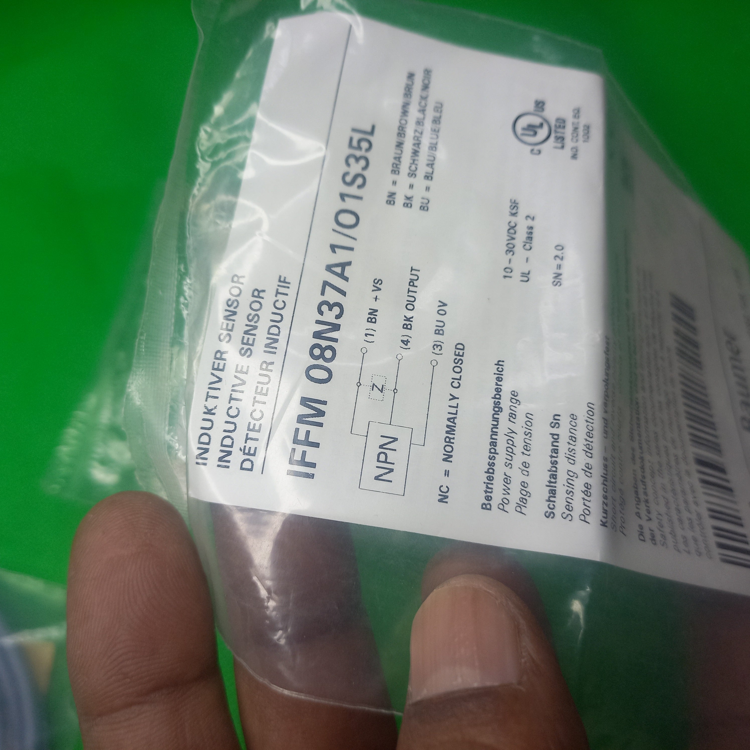 Plastic packaging of original Miniature Rectangular IFFM 08N37A1/O1S35L Article number: 10159800, NPN NC