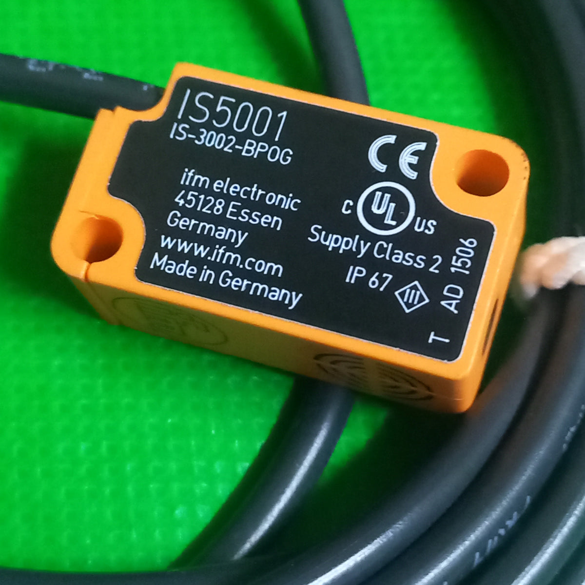 Specification Sticker of  IFM sensor IS-3002-BPOG Sensor IS5001 IS5001 Rectangular