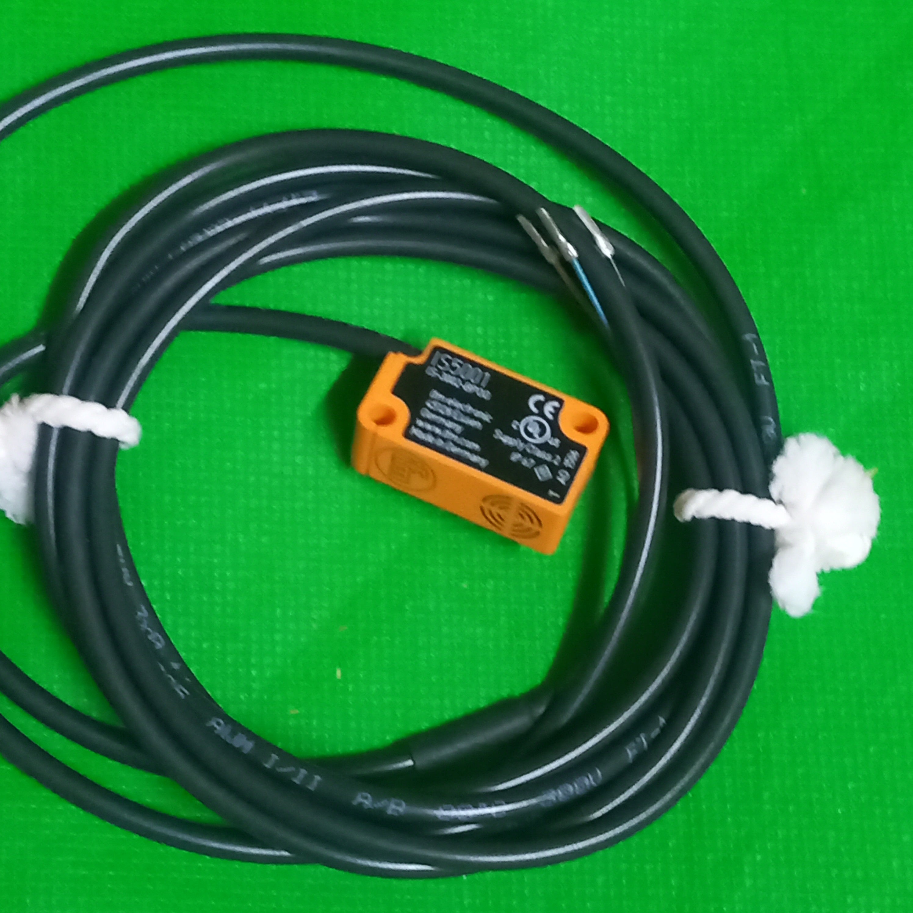 With Cable version complete photo  IFM sensor IS-3002-BPOG Sensor IS5001 Rectangular