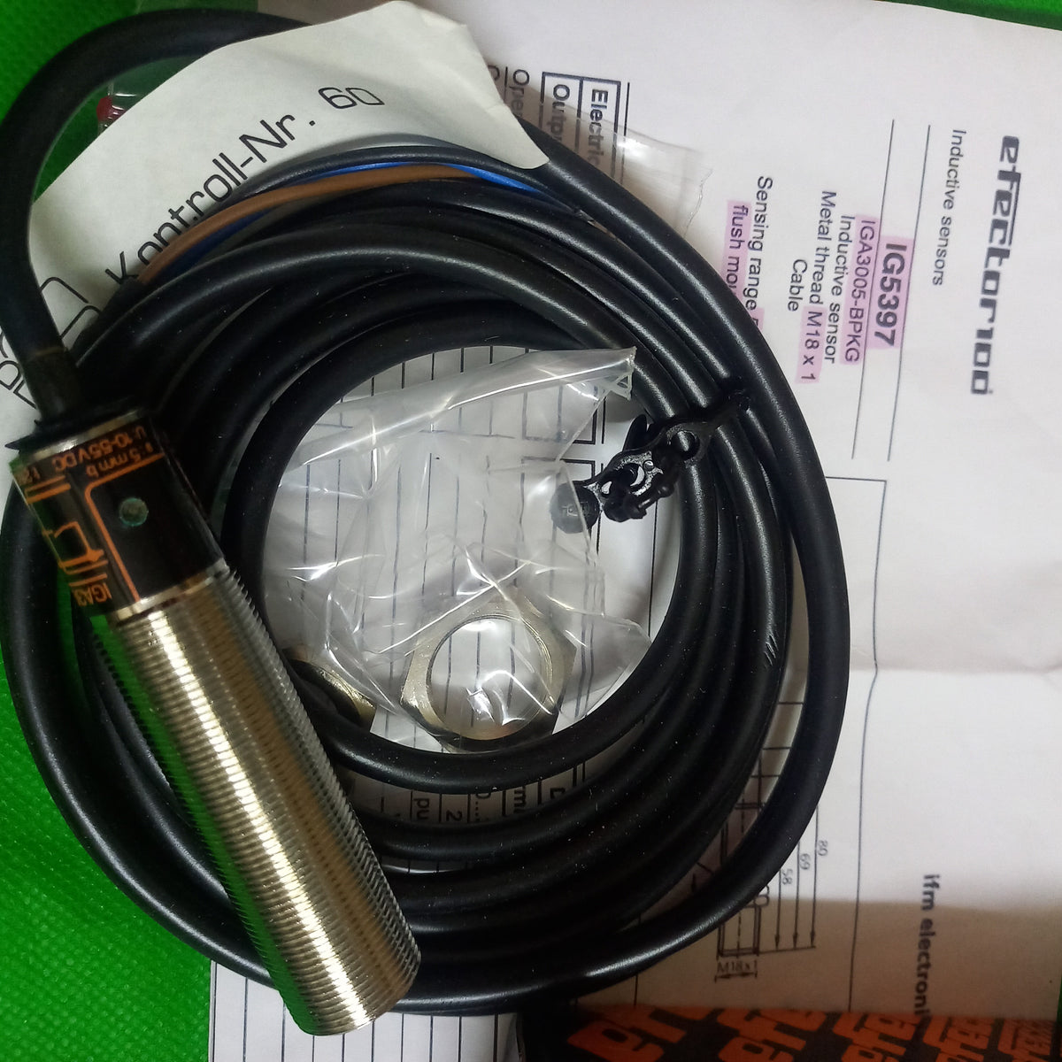 Unboxed photo of Inductive sensor 1G5397, 1GA3005-BPKG with 2 m PVC-Cable, PNP, NO, 5mm Range,