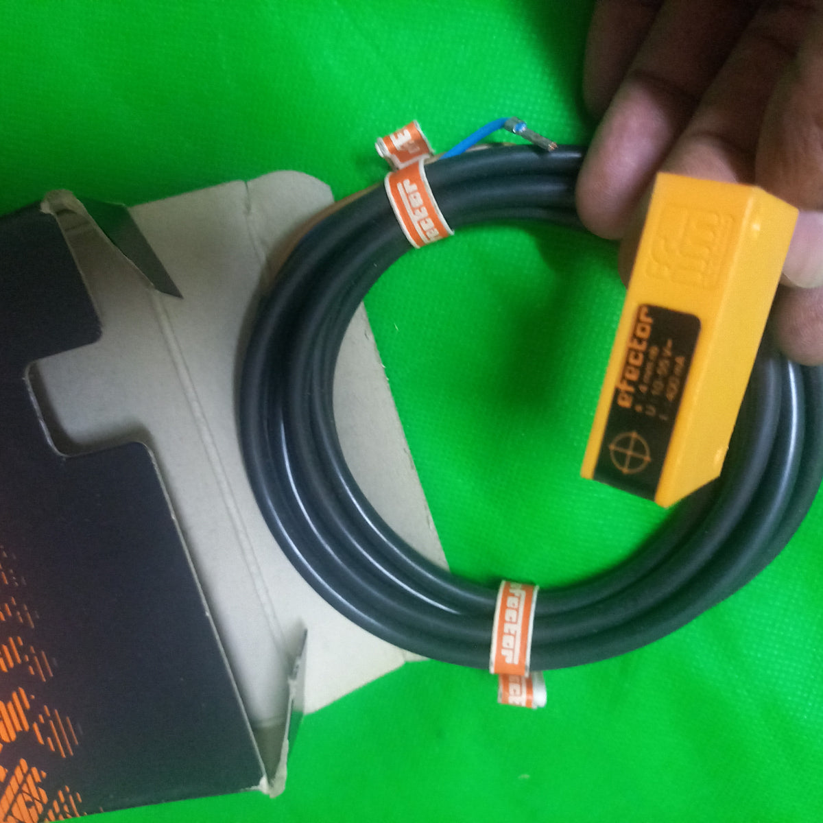 Original Box of Inductive sensor,  IN5014, IN-3004LAPOG, PNP,NC, Range_4mm,