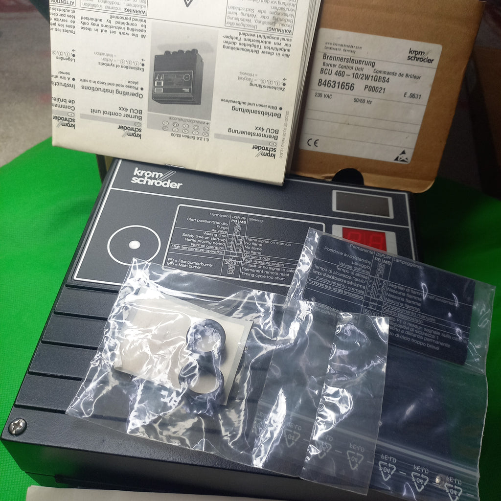 INSIDE THE packet photo Kromschröder (NOW HONEYWELL) BCU460 10/2W1GBS4, 84631656
For burners in intermittent operation or in continuous operation
