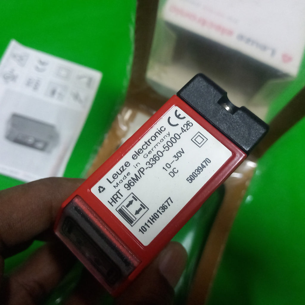 Specification sticker on LEUZE Electronic Sensor HRT 96, Laser Light Scanner with Background Suppression, HRT96MP-3360-5000-426, 50039470 ,  500 39470