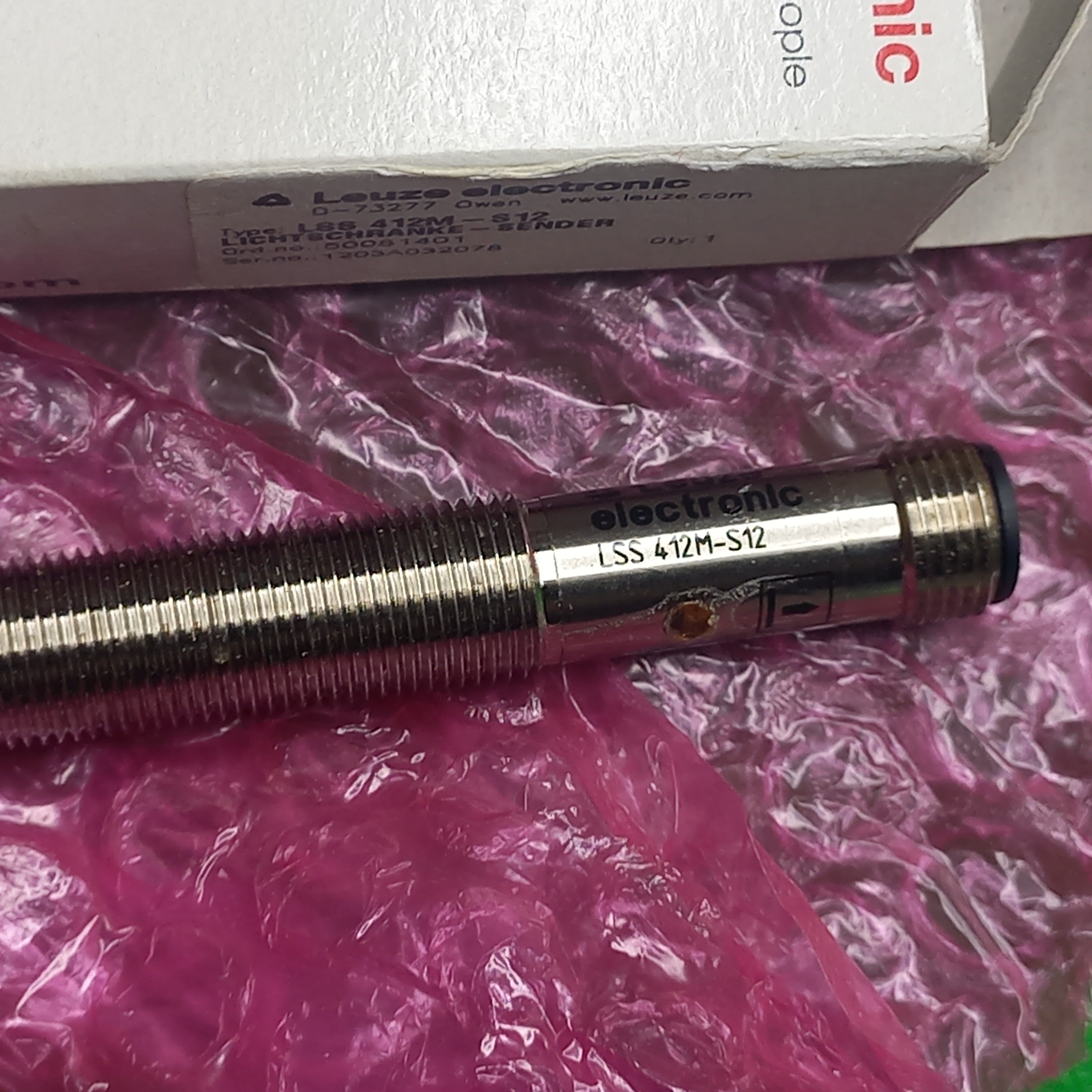 LSE 412M/P-S12 (50081402)Clearn and clean marking on sensor 