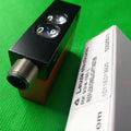 vertical side photo with specification sticker of Leuze RK 93/4-150 L
Energetic diffuse sensor