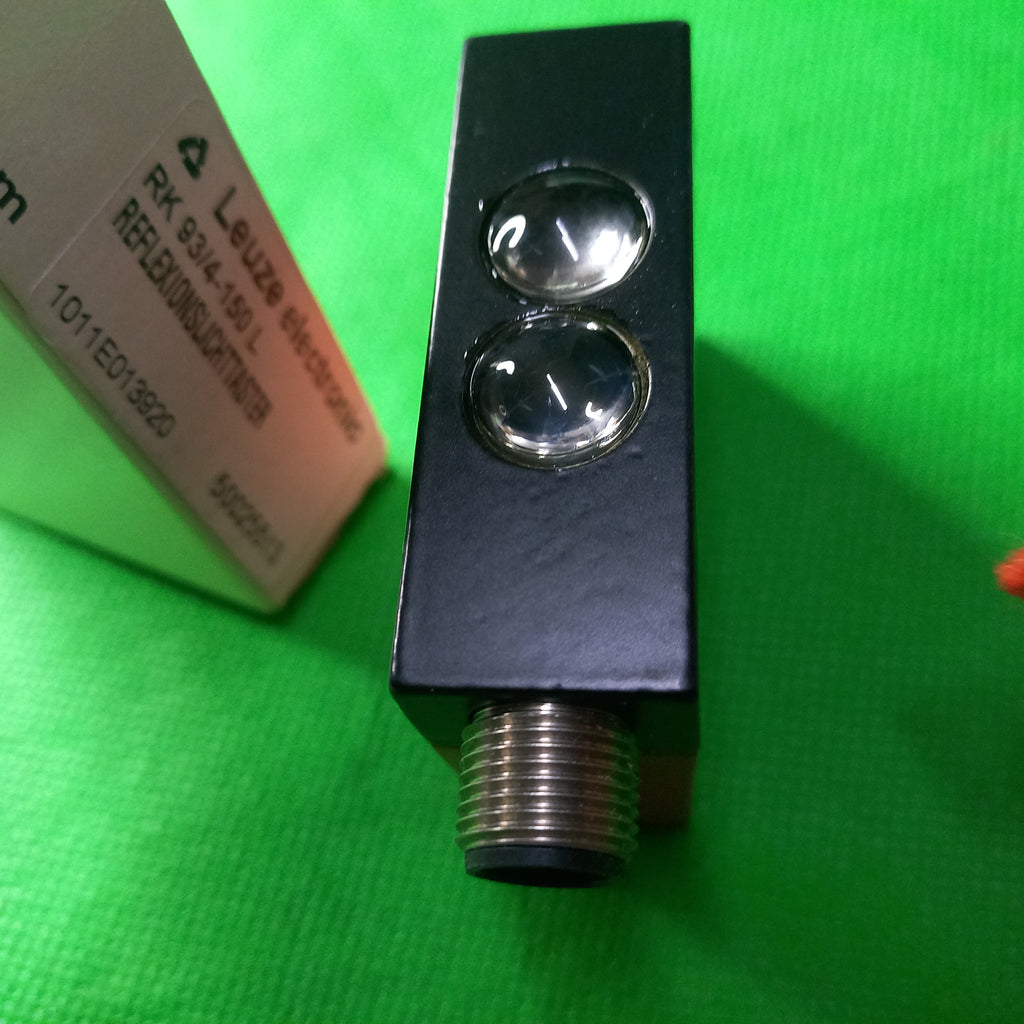 Double lenses of RK 93/4-150 L
Energetic diffuse sensor