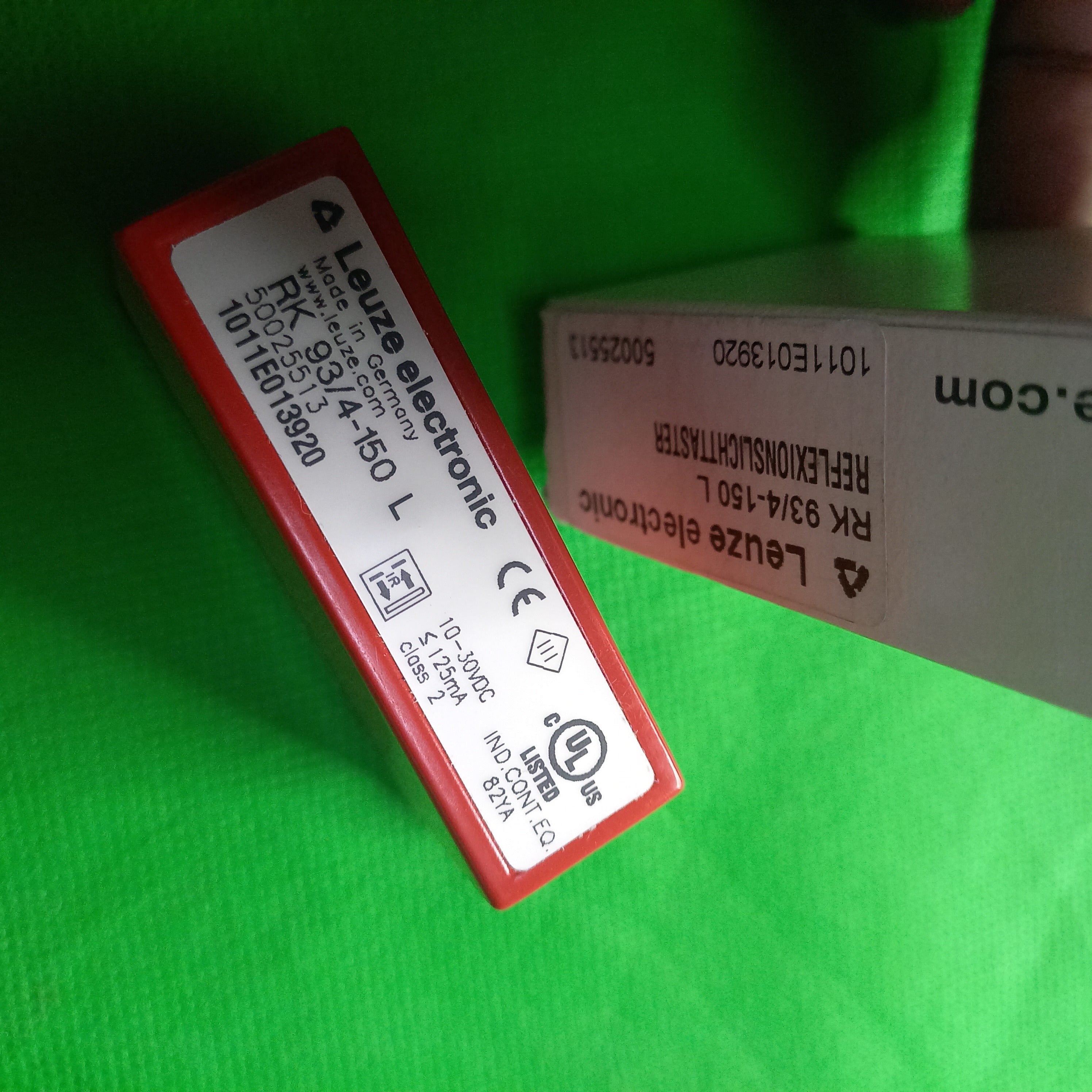 photo specification sticker side of RK 93/4-150 L
Energetic diffuse sensor