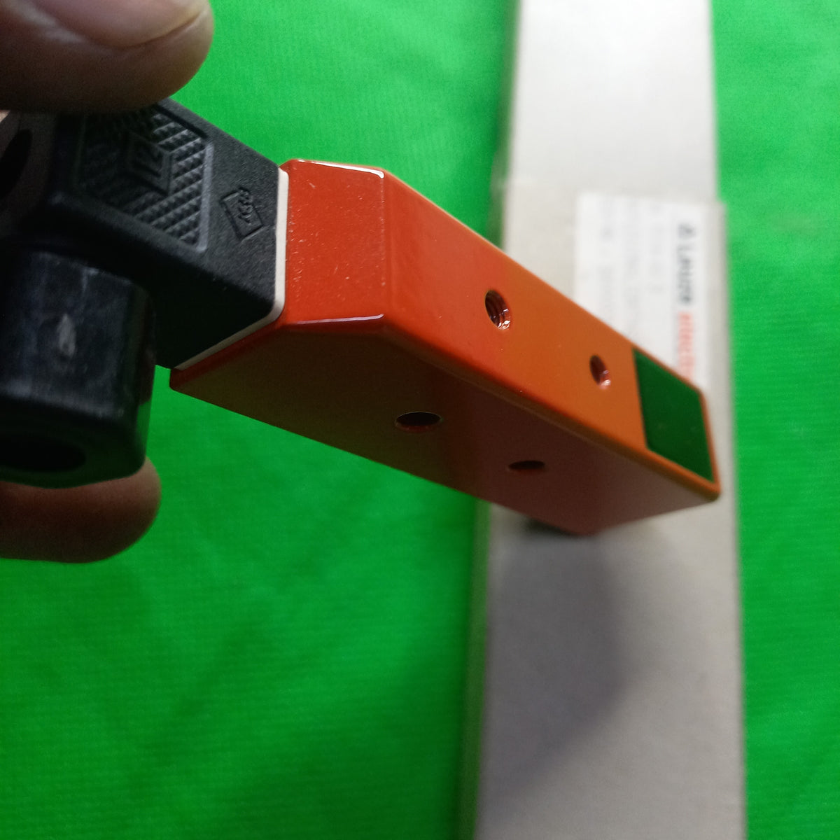 Both side mouting holes two possible mounting possitions RK 97/4-80 S
Energy-efficient light switches
Article number: 50000558