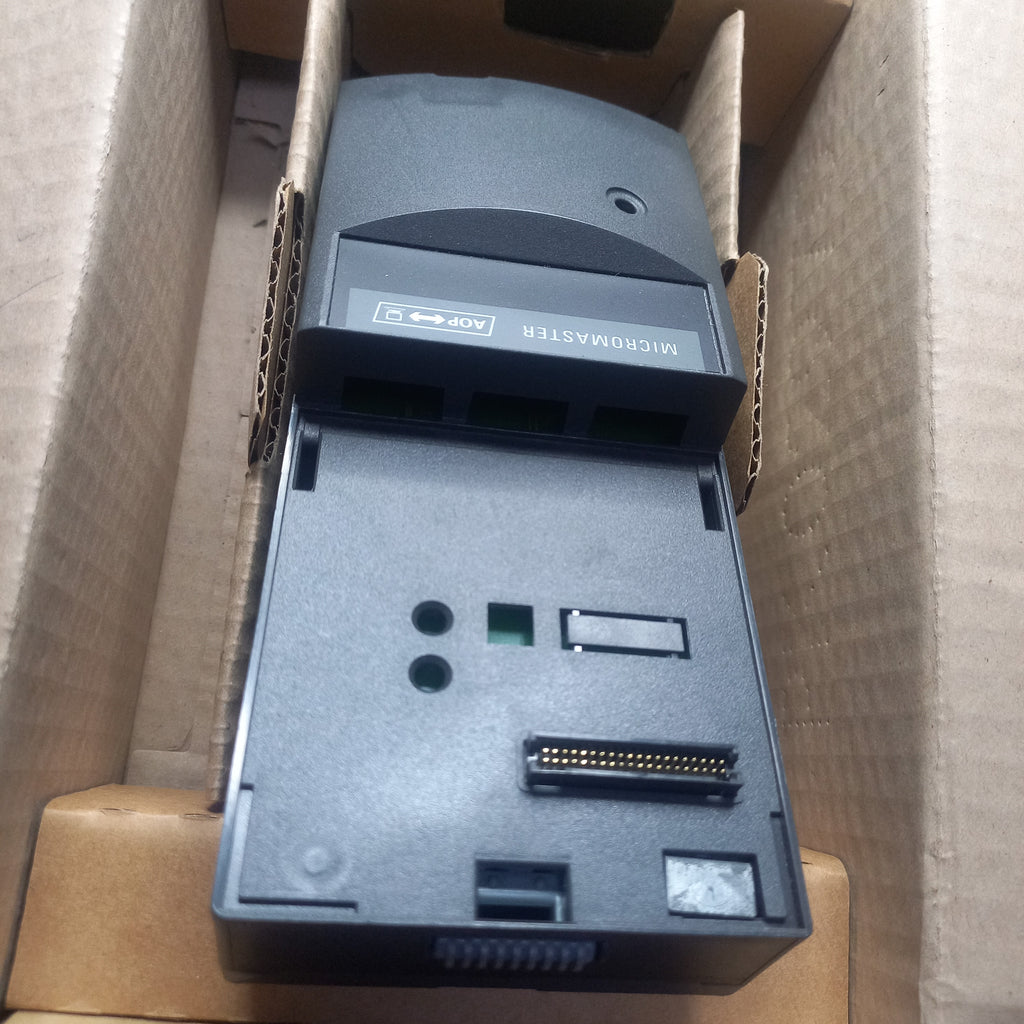 Inside the Original Factoy box 6SE6401-1DF00-0AA0 MICROMASTER 4 Operator panel mounting kit for  