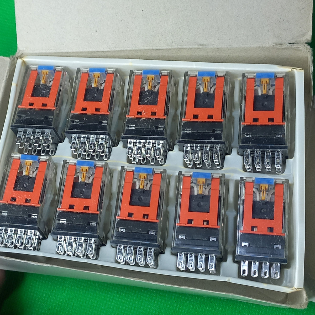 Box view MY4IN124VDC(S)24VdcCoil,5A,4PDT(1)