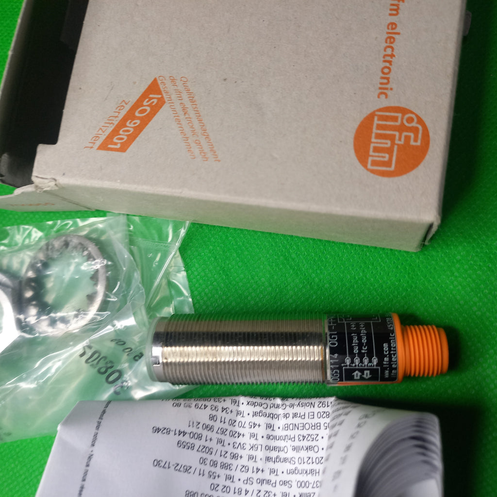 CHeck marking on the Diffuse Sensor OG5114 here on close up