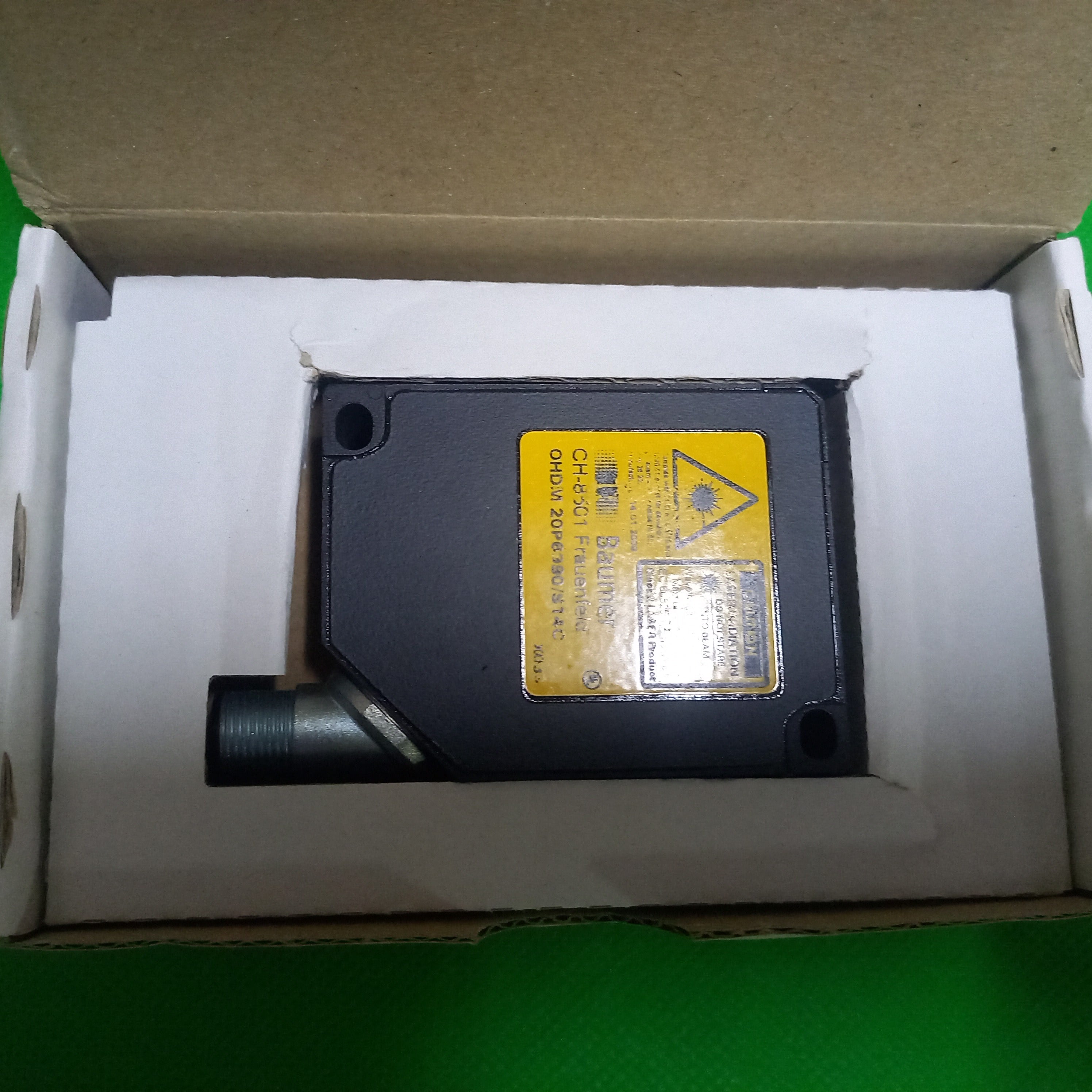 Box of OHDM 20P6990/S14C, Art.Nr. 10153490, Diffuse sensors with background suppression