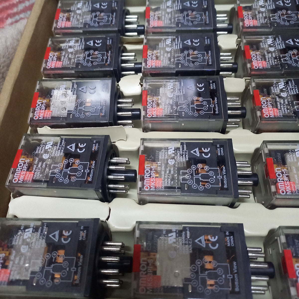 MKS3PI5AC230 RELAY, PLUG-IN, 11-PIN, 3POLE DOUBLE THROW, 10 A, MECH INDICATOR, TEST BUTTON, NON-STANDARD CONNECTIONS, 230 VAC