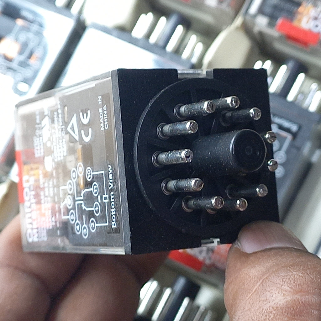 Bottom view of MKS3PI-5 AC230 RELAY, PLUG-IN, 11-PIN, 3POLE DOUBLE THROW, 10 A, MECH INDICATOR, TEST BUTTON, NON-STANDARD CONNECTIONS, 230 VAC