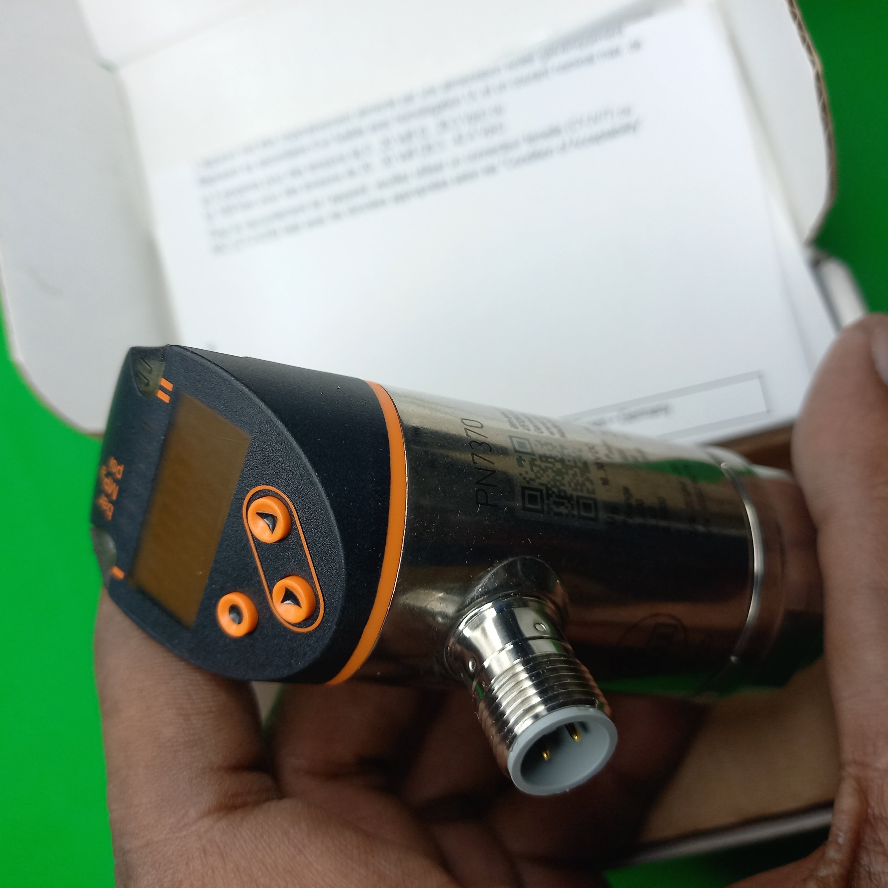 Display and buttons on Pressure sensor with display
PN7370
PN-400-SEU76-QFRKG/US/ /V