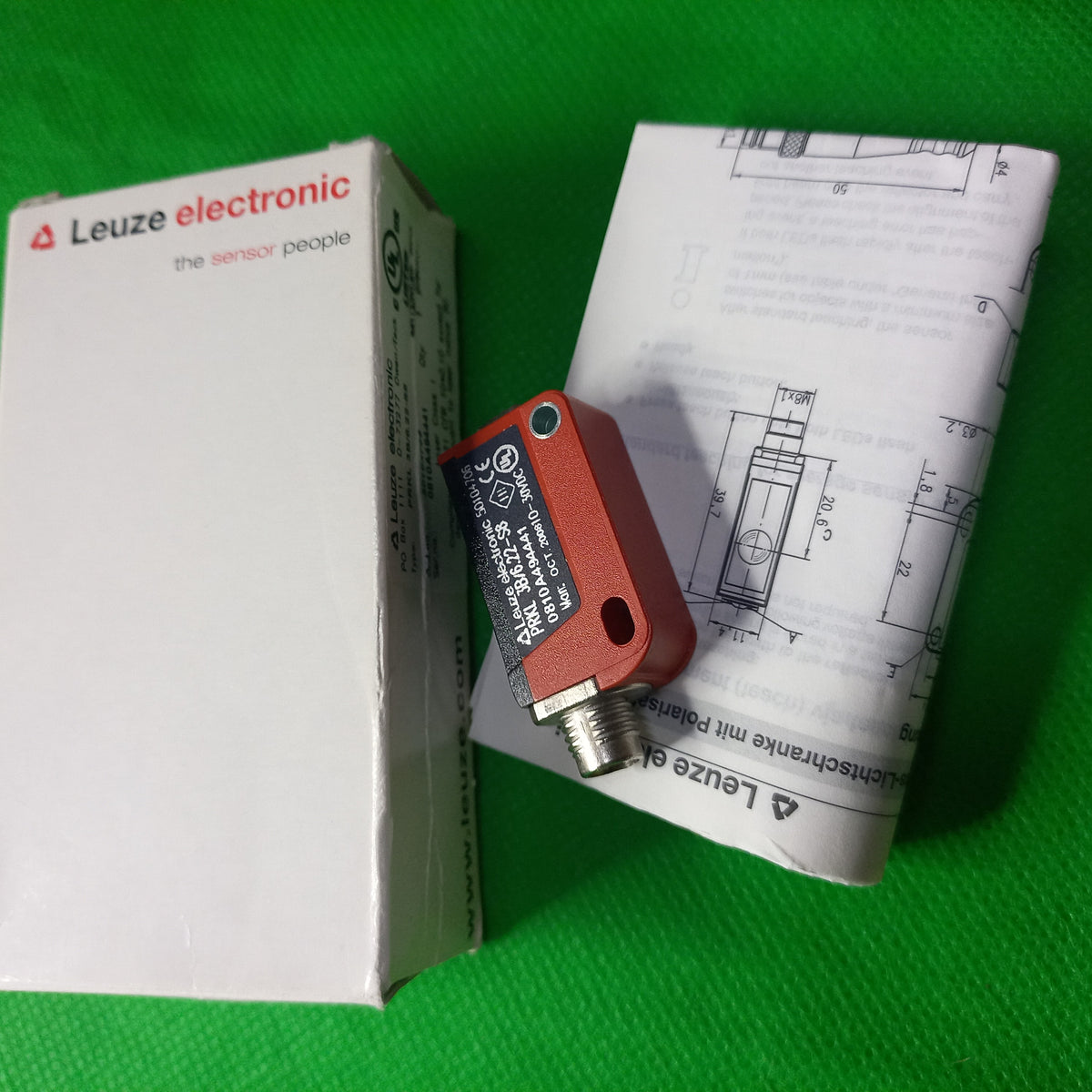 specification sticker visible on PRKL 3B/6.22-S8, Part no 50104706, Polarized retro-reflective photoelectric sensor