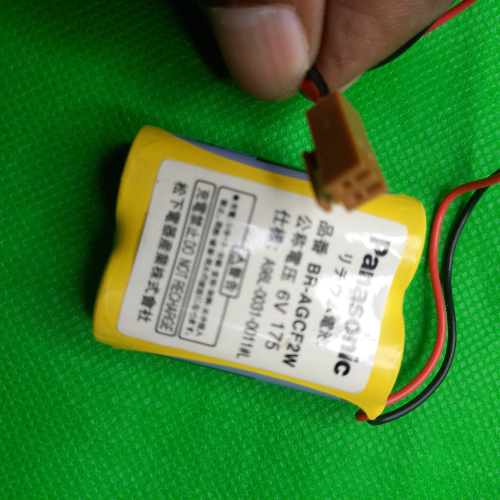 Brown connector on Panasonic BRAGCF2W battery Plug Lithium 6 V 1800 mAh 