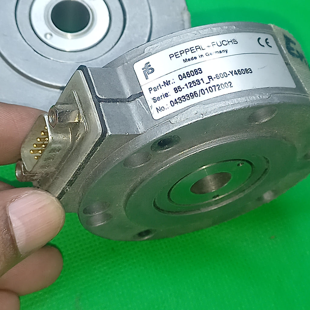 Serie 8512531_R600Y46083 Part-Nr.: 046083 HTL Encoder. 600 PPR; 12mm Hollow through shaft