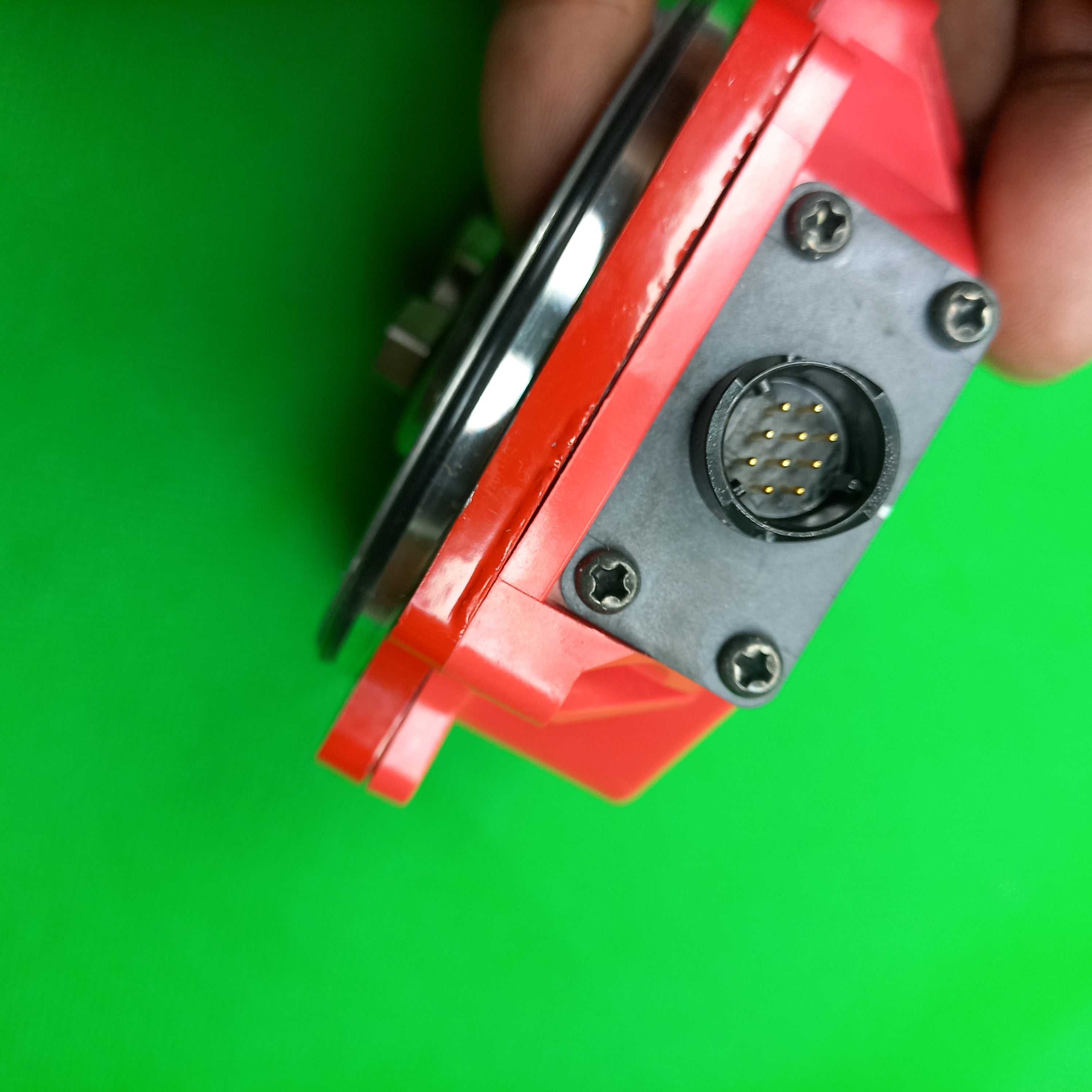 10 pin connector on Fanuc Alpha i 1000