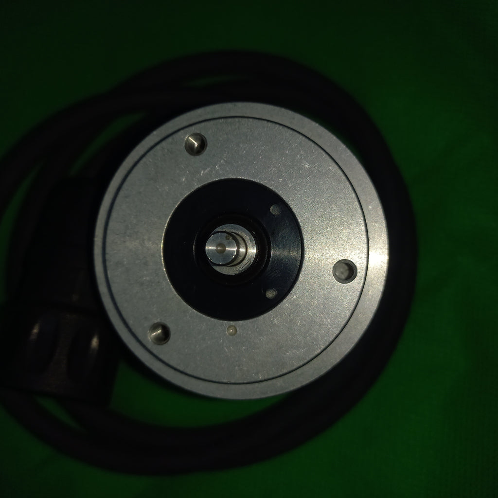 TOP View  showing HOLE PCD and top flange clearly
 of TTL Encoder ROD 426 5000 02S12-03 with Cable