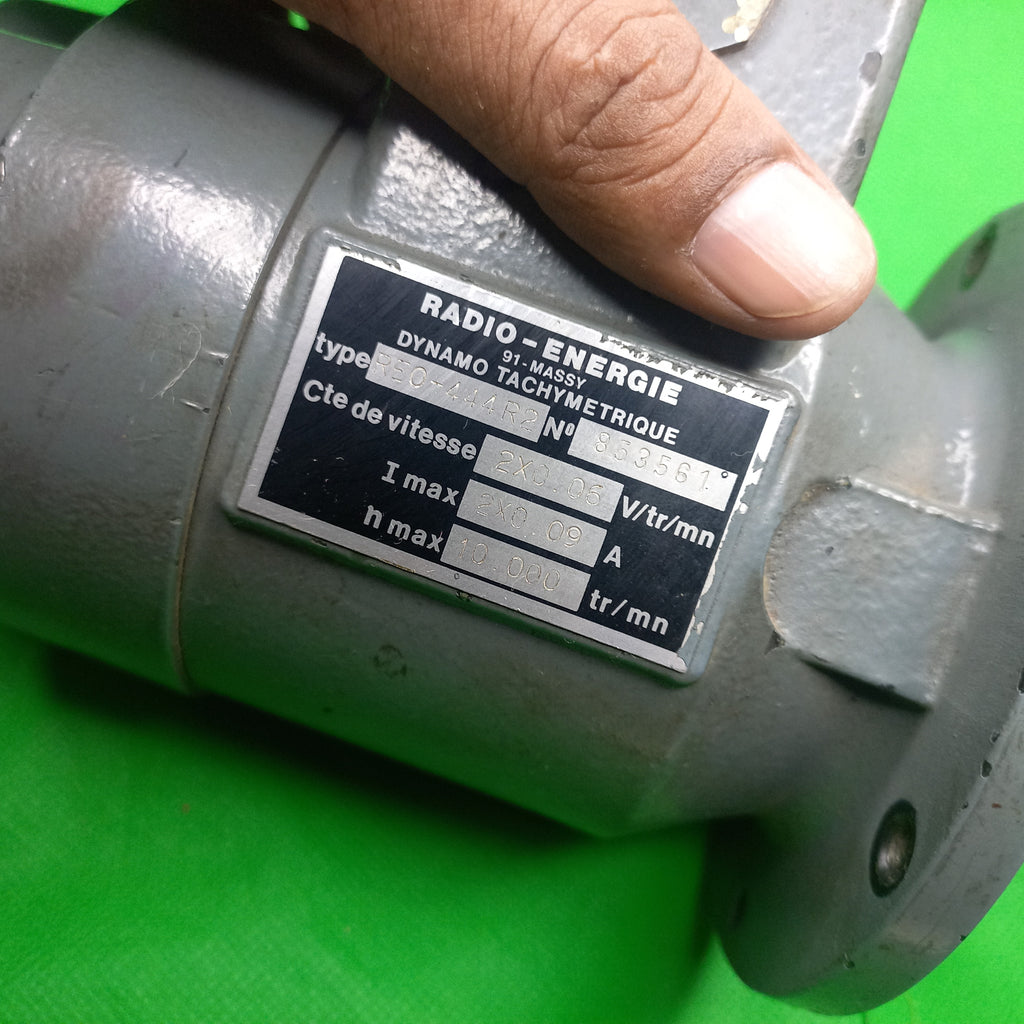 RE.0444R B C2X60 EG 11x30
RE.0444R - Robust
Direct Current  Tachometer generator
Applications : • Industry
• Speed control & regulation
Features : • Robust design
• High quality signal
• Terminal box
