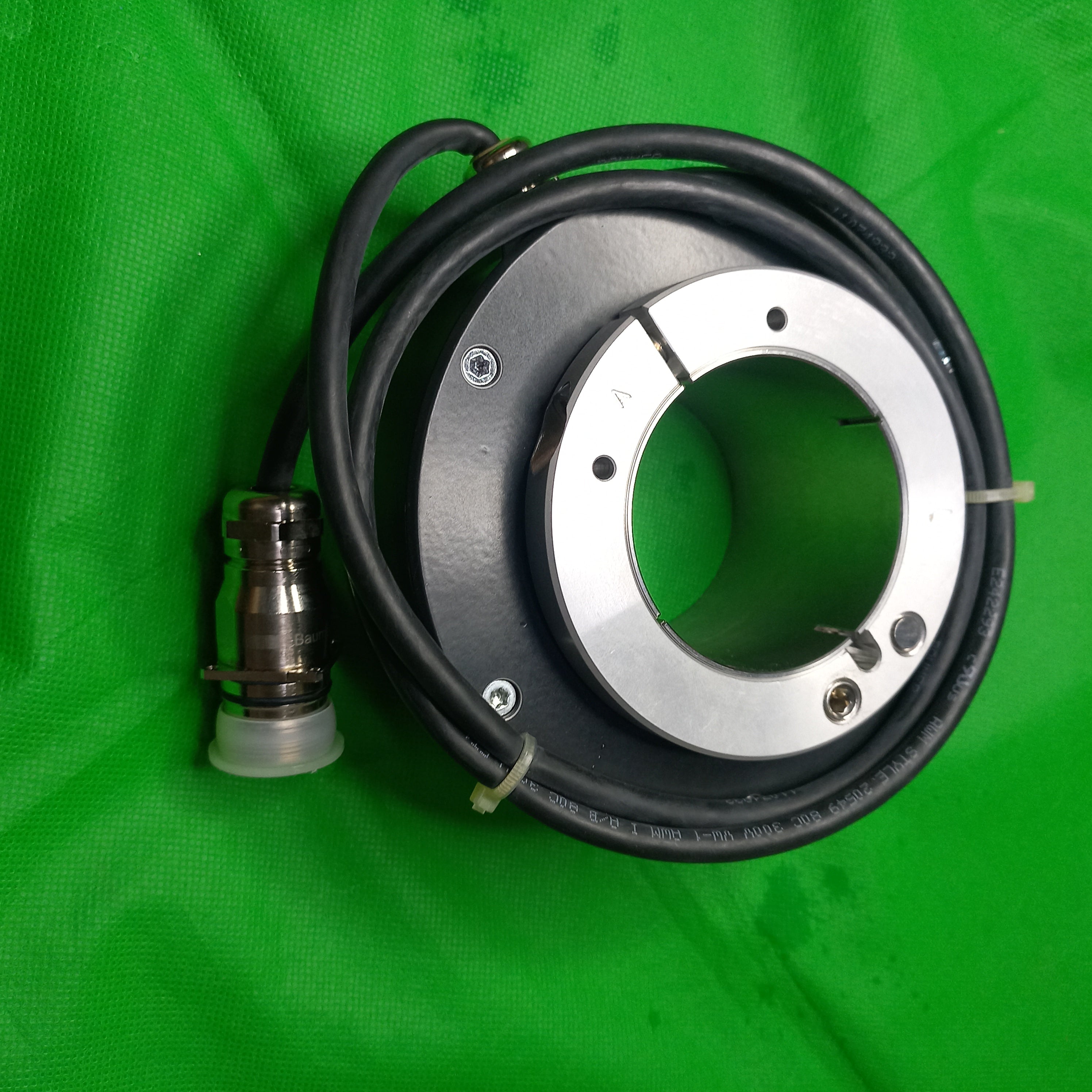 Baumer 65mm hollow ITD70 A4 Y7 1024 | TTL | ITD 70 A 4 Y 7 1024 R NI H2SK12 S 65 IP64