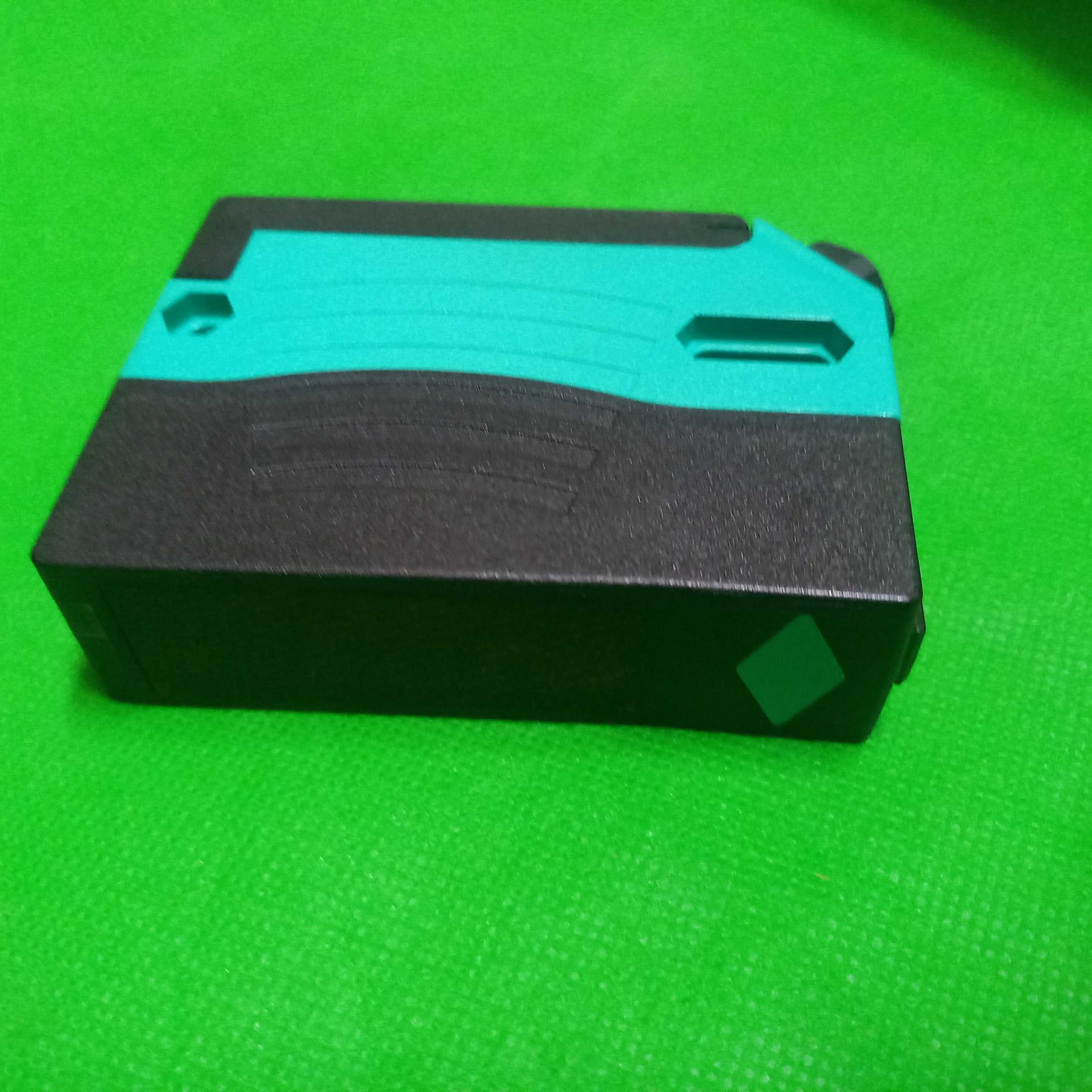 Reverse side/ back side of sensing face of Pepperl+Fuchs Visolux Part No. 134129_ RLK28-55/31/116
 Effective detection range 0 ... 17 m
light/dark on switchable
