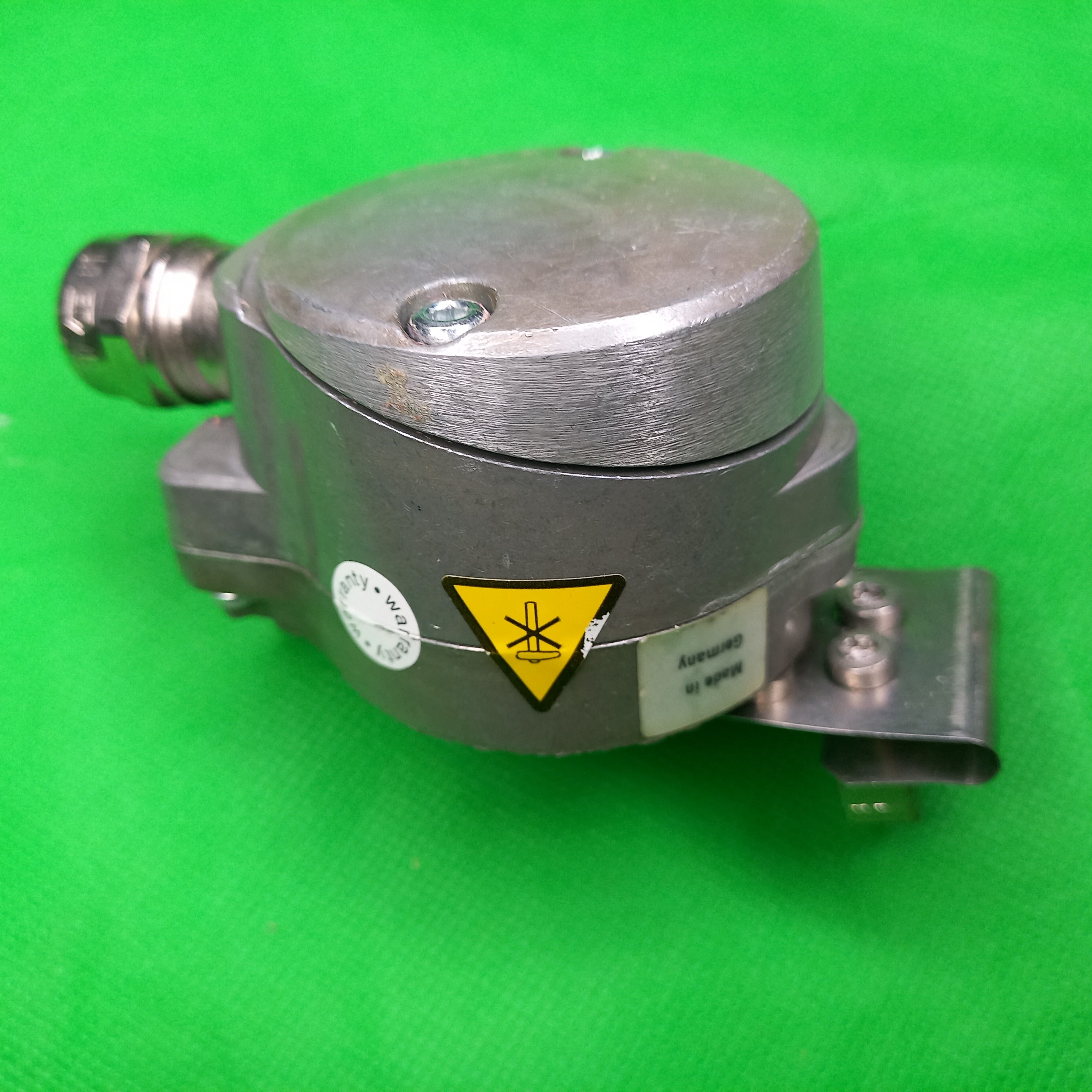 Rear side of HOG 74 baumer SEW motorfeedback