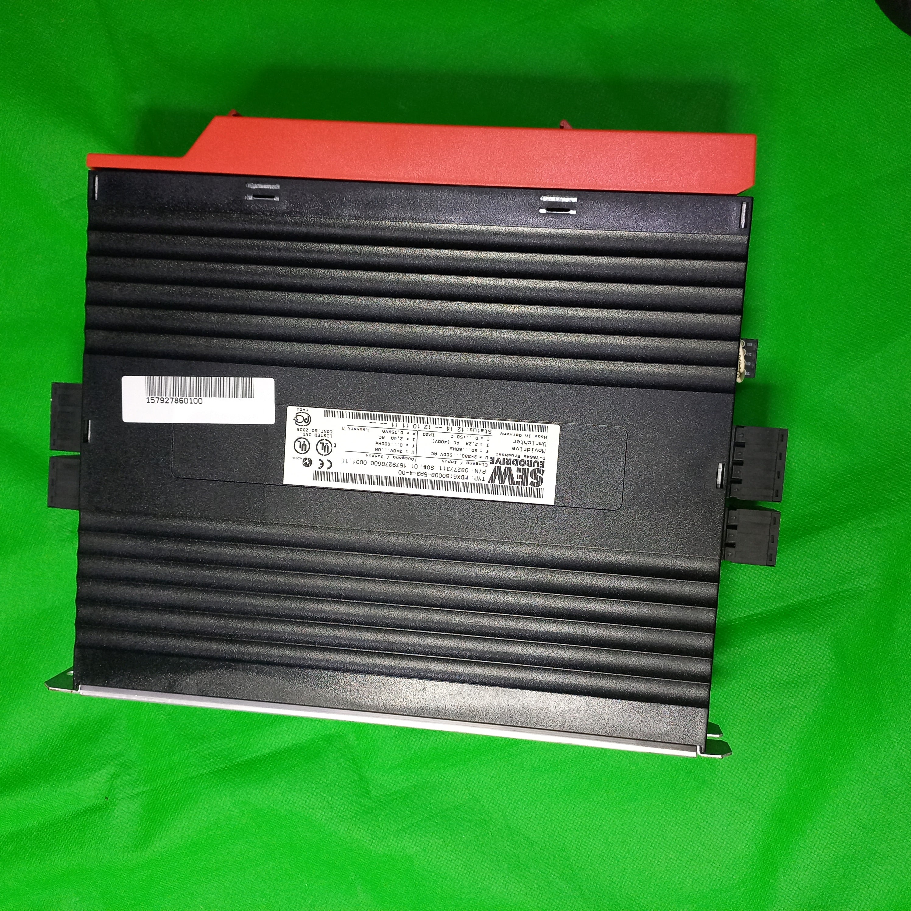 
MDX60/61B0008-5A3-4-0_
Supply voltage VAC: 3 x 380 – 500
Supply frequency (Hz): 50 – 60 ± 5 %