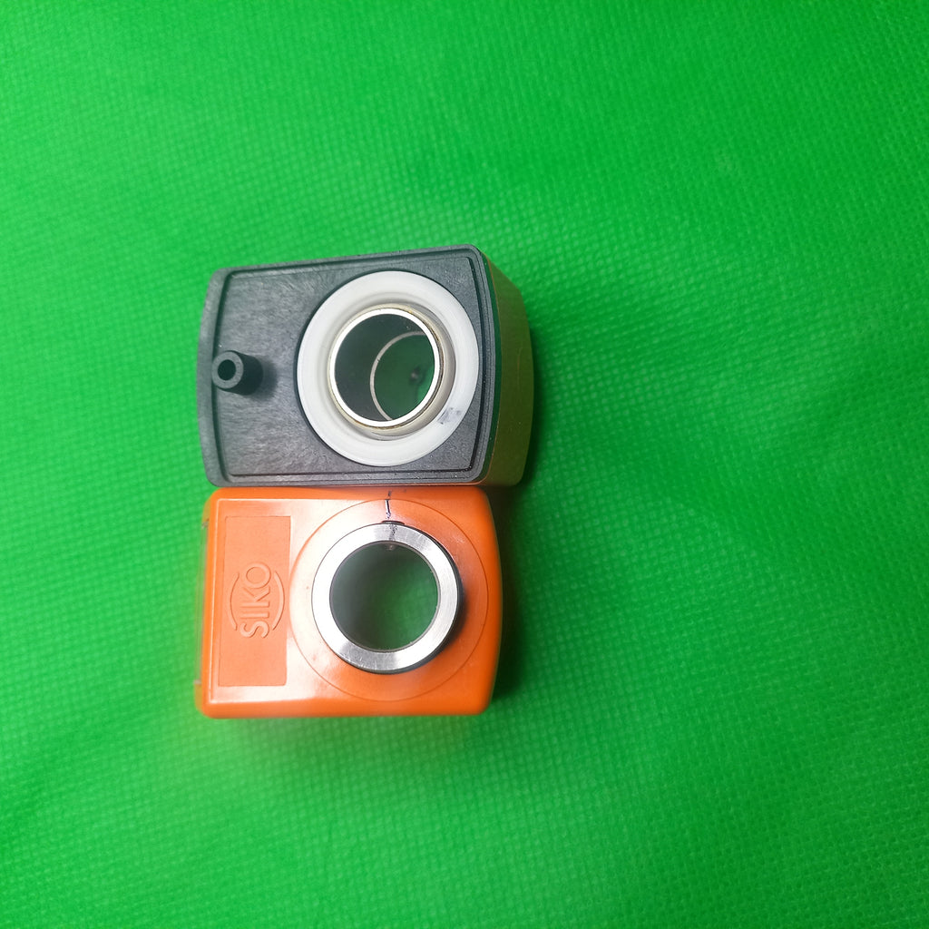 Frongt nad rear view in one single frame SIKO Digital Position Indicator DAO4 ; DA04-02-40-1-e-14 | DA0402401exx