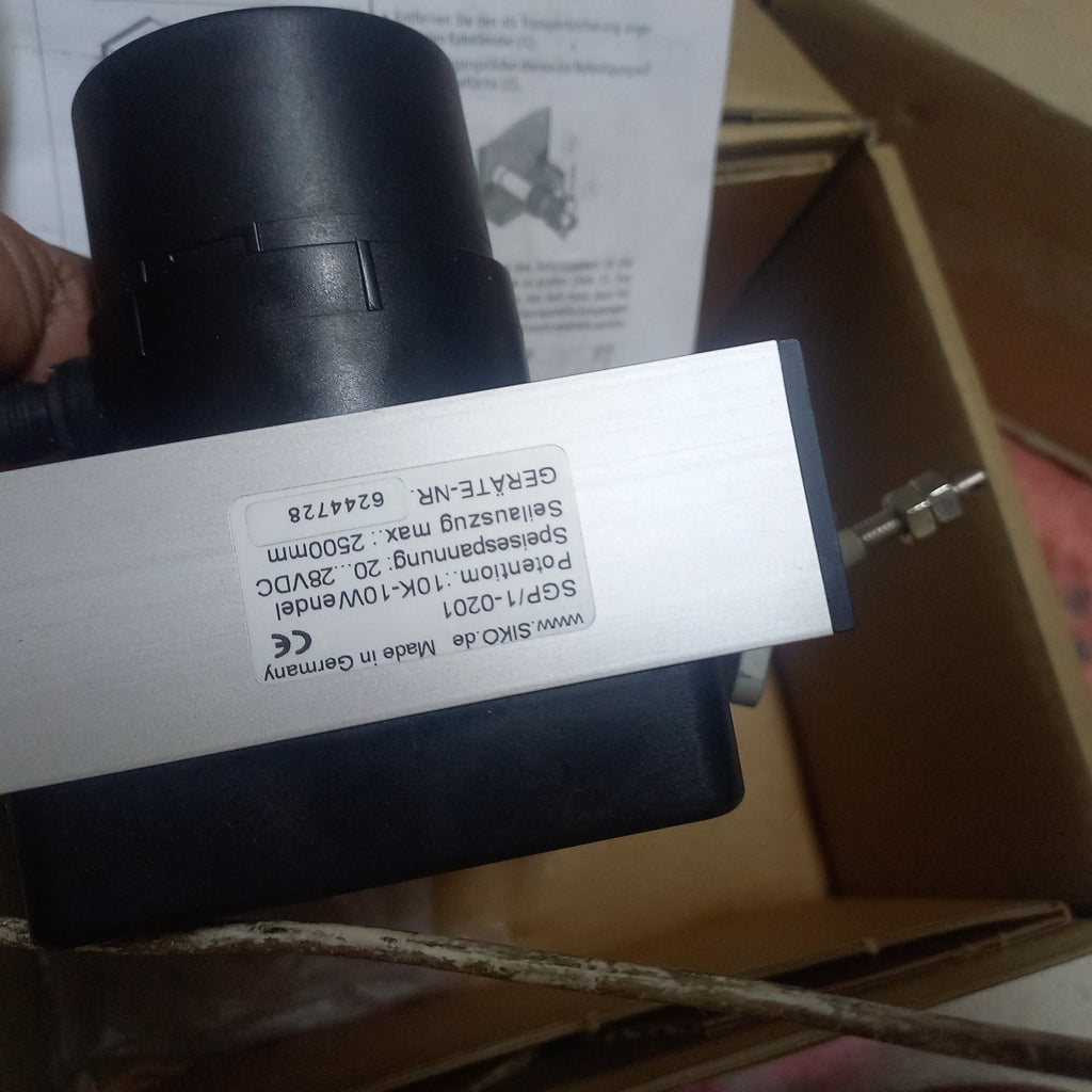 Specification sticker and potentiometer on SGP/1 wiredaw encoder