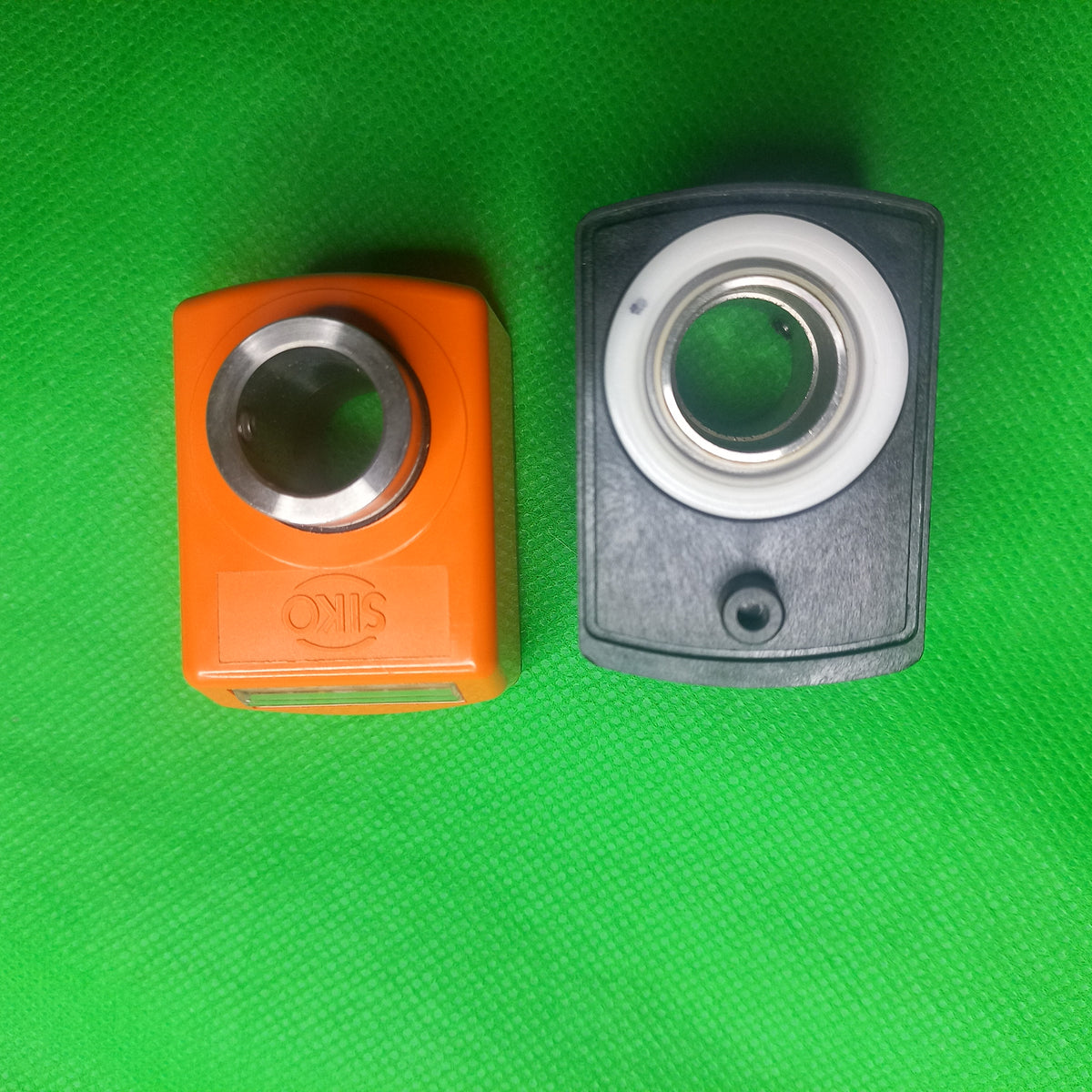 Front and rear view in one shot digital position indicator SIKO DA04-02-40-1-i-14_MountPos=2, Incr/rev=40mm, in Counter Clockwise Direction, Decimal point =1, 14mmHollow
