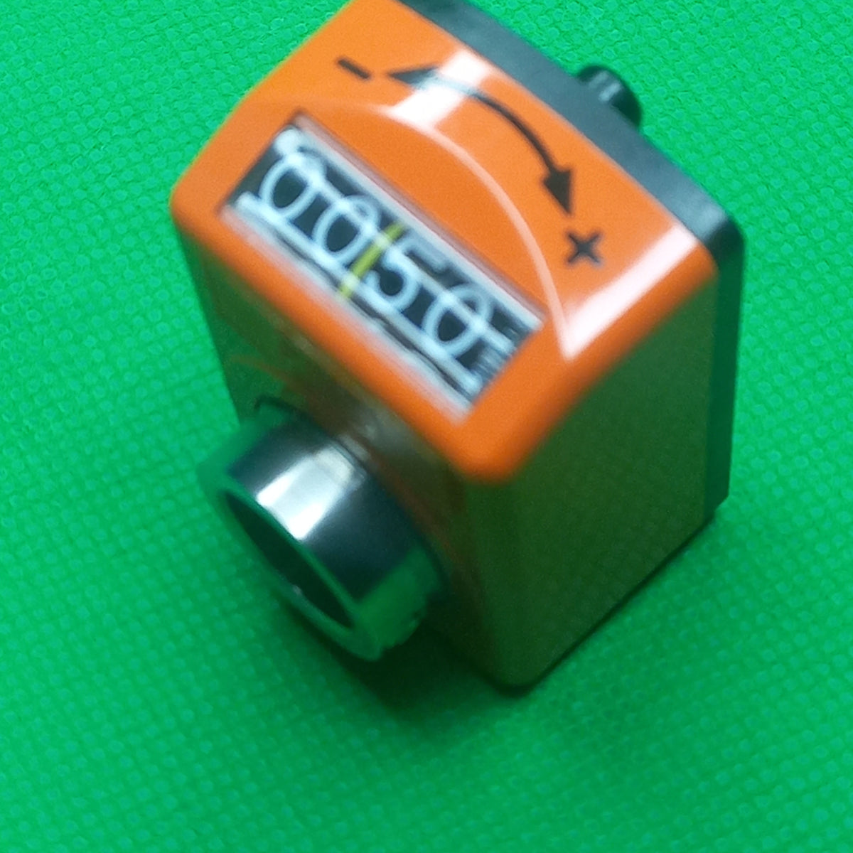 mounting position 2 for SIKO DA04-02-50-2-i-14| DA0402502ixx : 14 Hollow, increment 50 per CW rev, 2 Decimal, Mounting Position 2