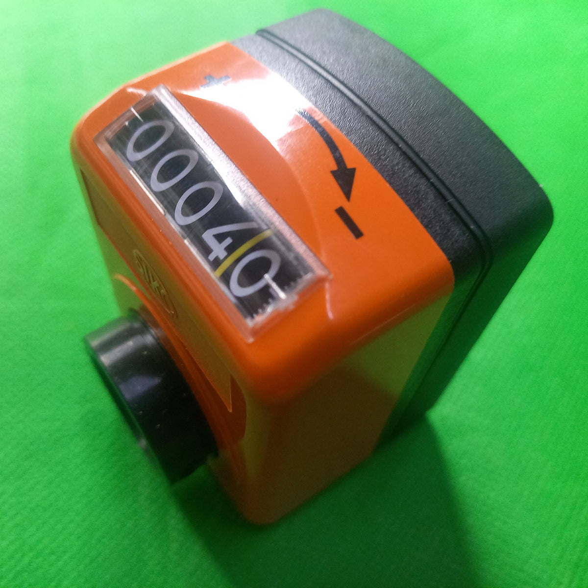 Mounting position 2 as per order key of  SIKO Digital position indicator DA09S , SIKO_DA09S-02-40-1-e-20_Mount_pos._2_incrementrev_40_CCW_20mm_Hollow