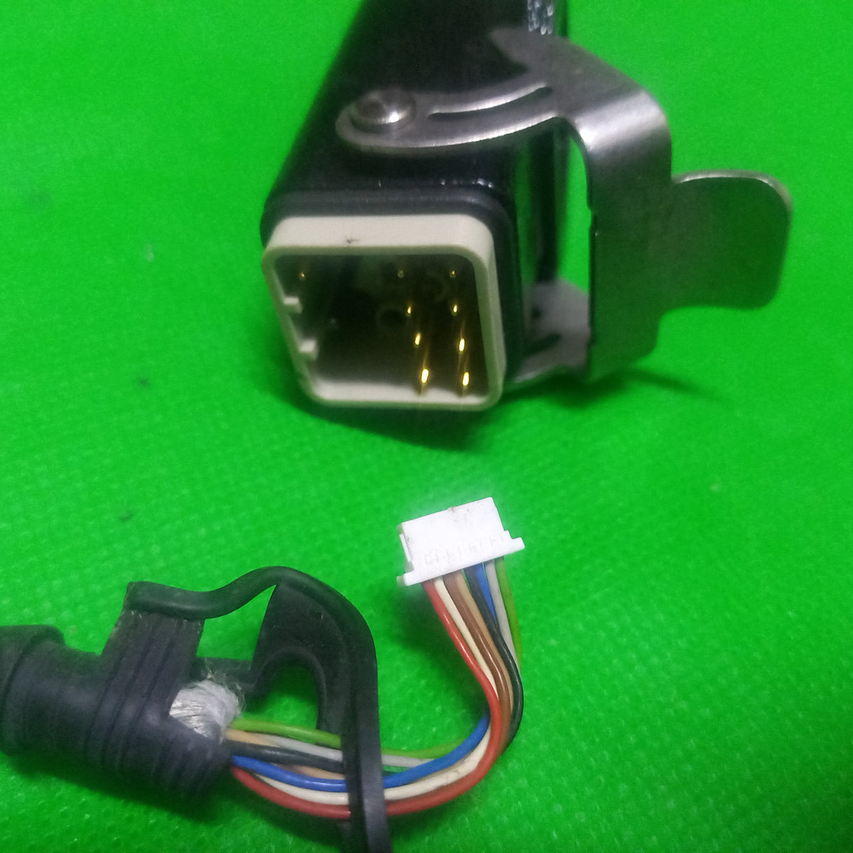 SKS36  SKM36, SEK37  SEL37, SCK  SCLSKS36  SKM36 Encoder Cable White Connector Thin 8 PIN 