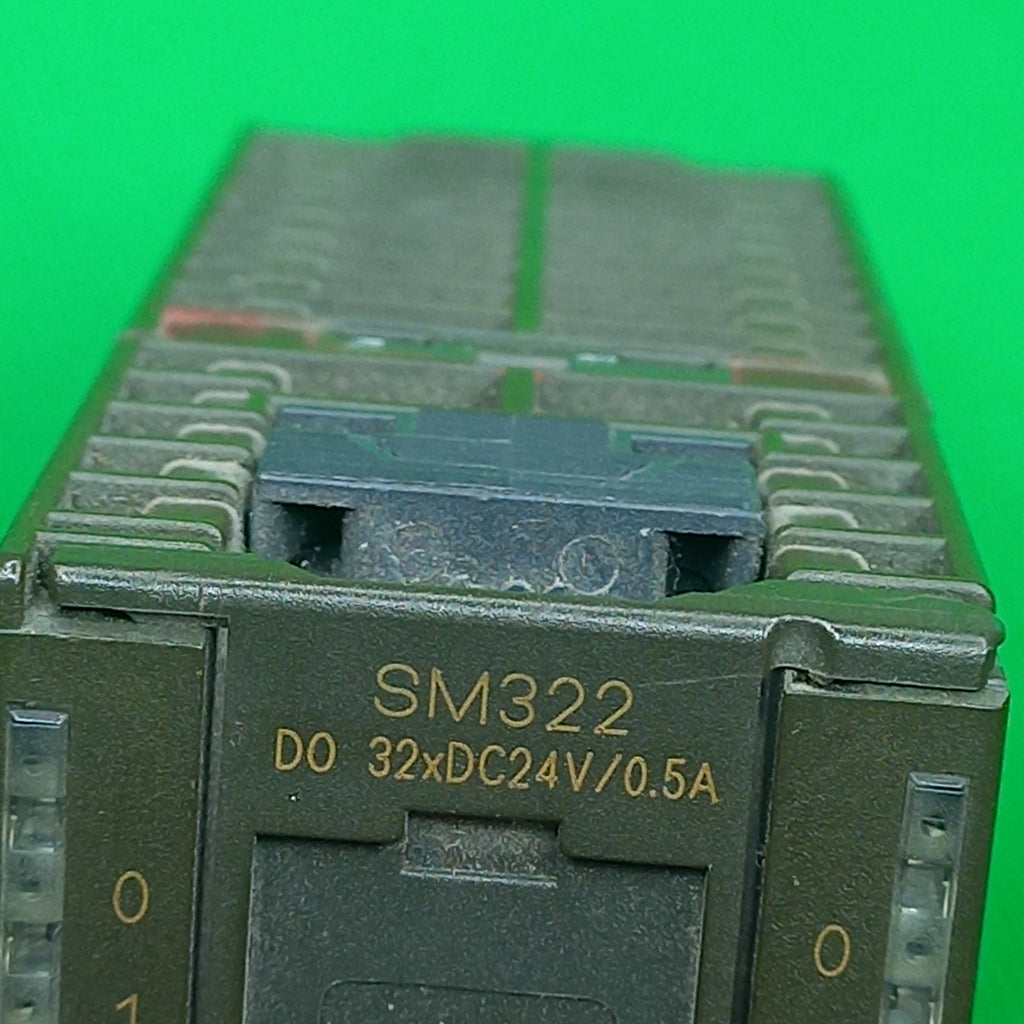SIMATIC 6ES7322-1BL00-0AA0 S7-300, digital output SM 322, isolated, 32 DO, 24 V DC, 0.5 A, 1x 40-pole, total current 4 A/group (16 A/module)